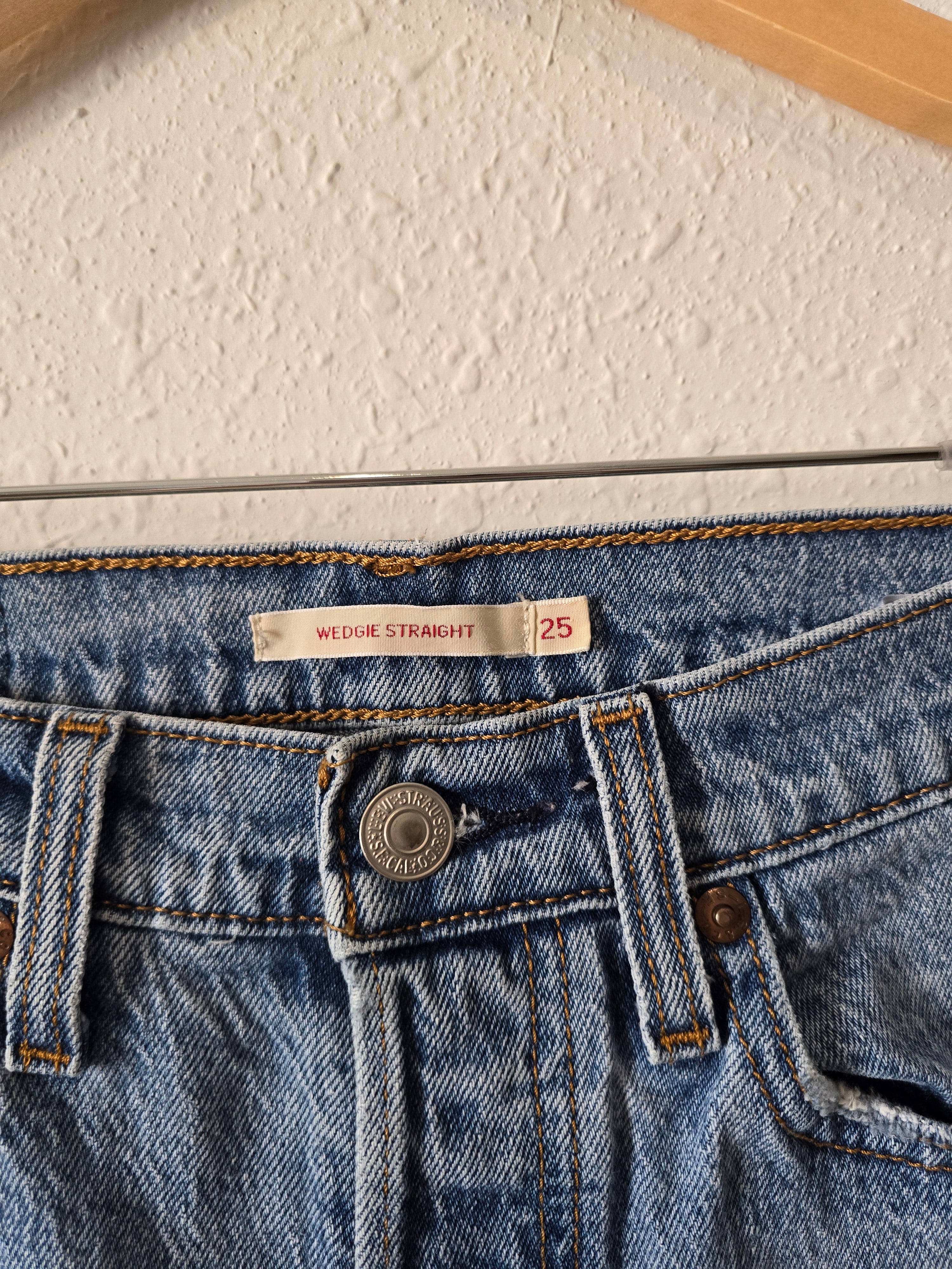 Levi's Wedgie Straight Jeans (25)