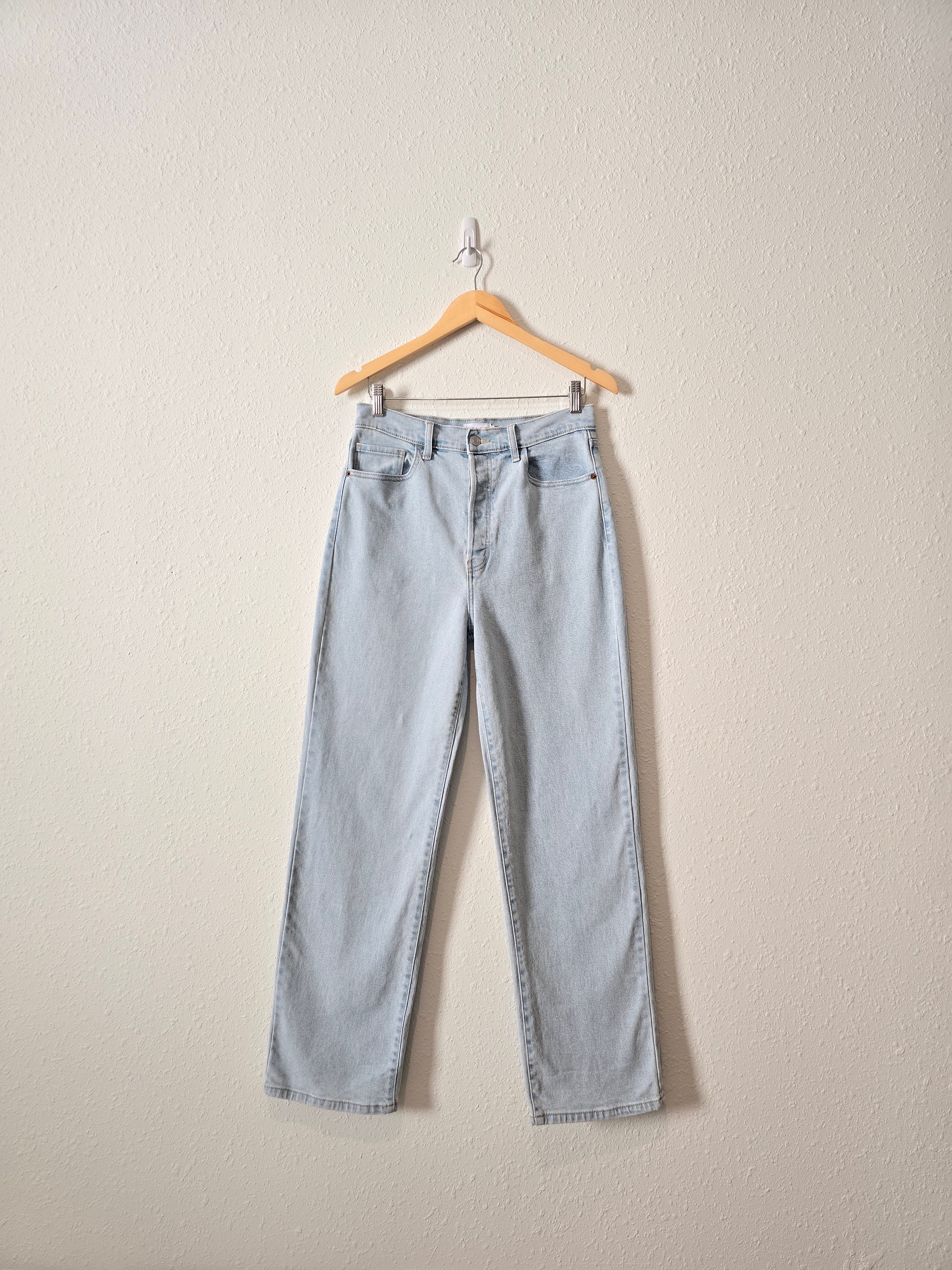 Light Wash Relaxed Straight Jeans (29)