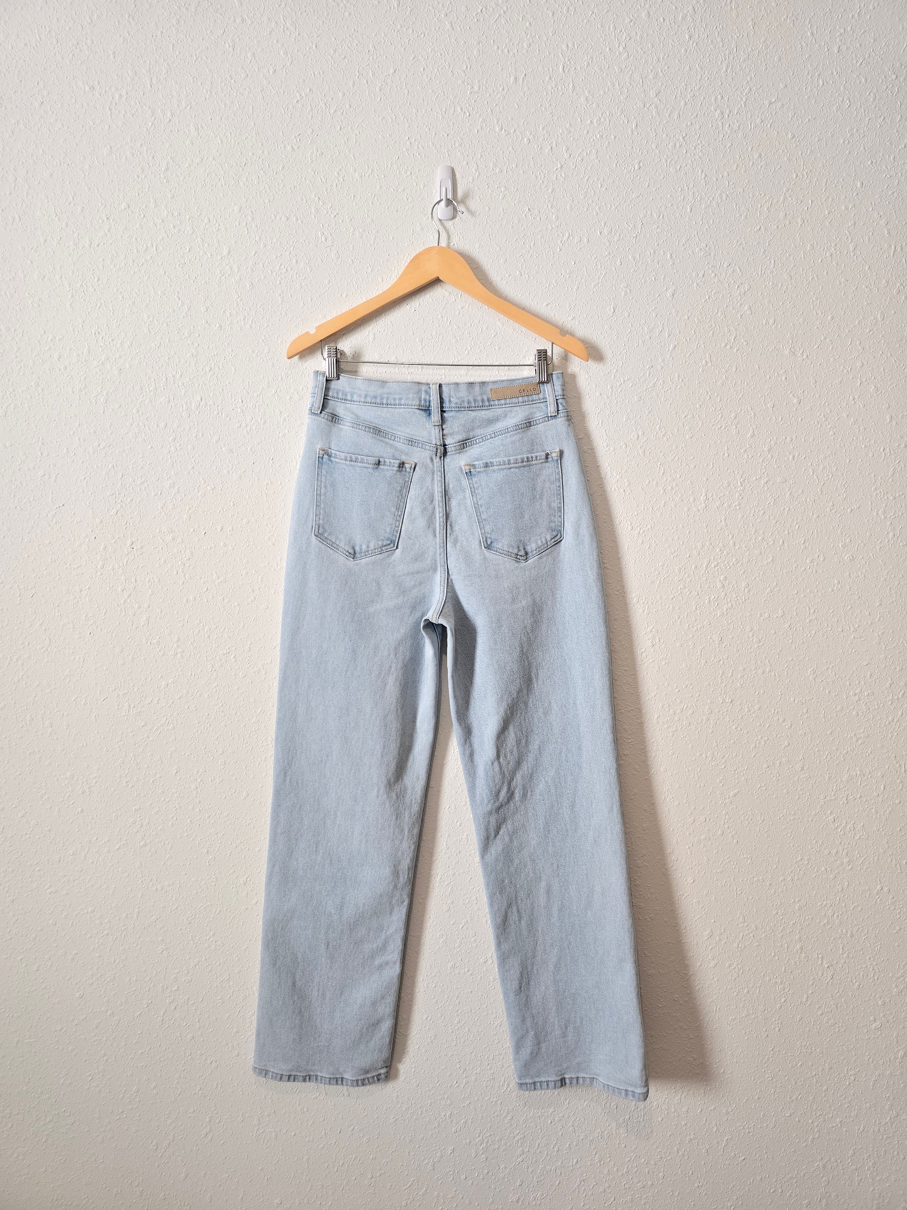 Light Wash Relaxed Straight Jeans (29)
