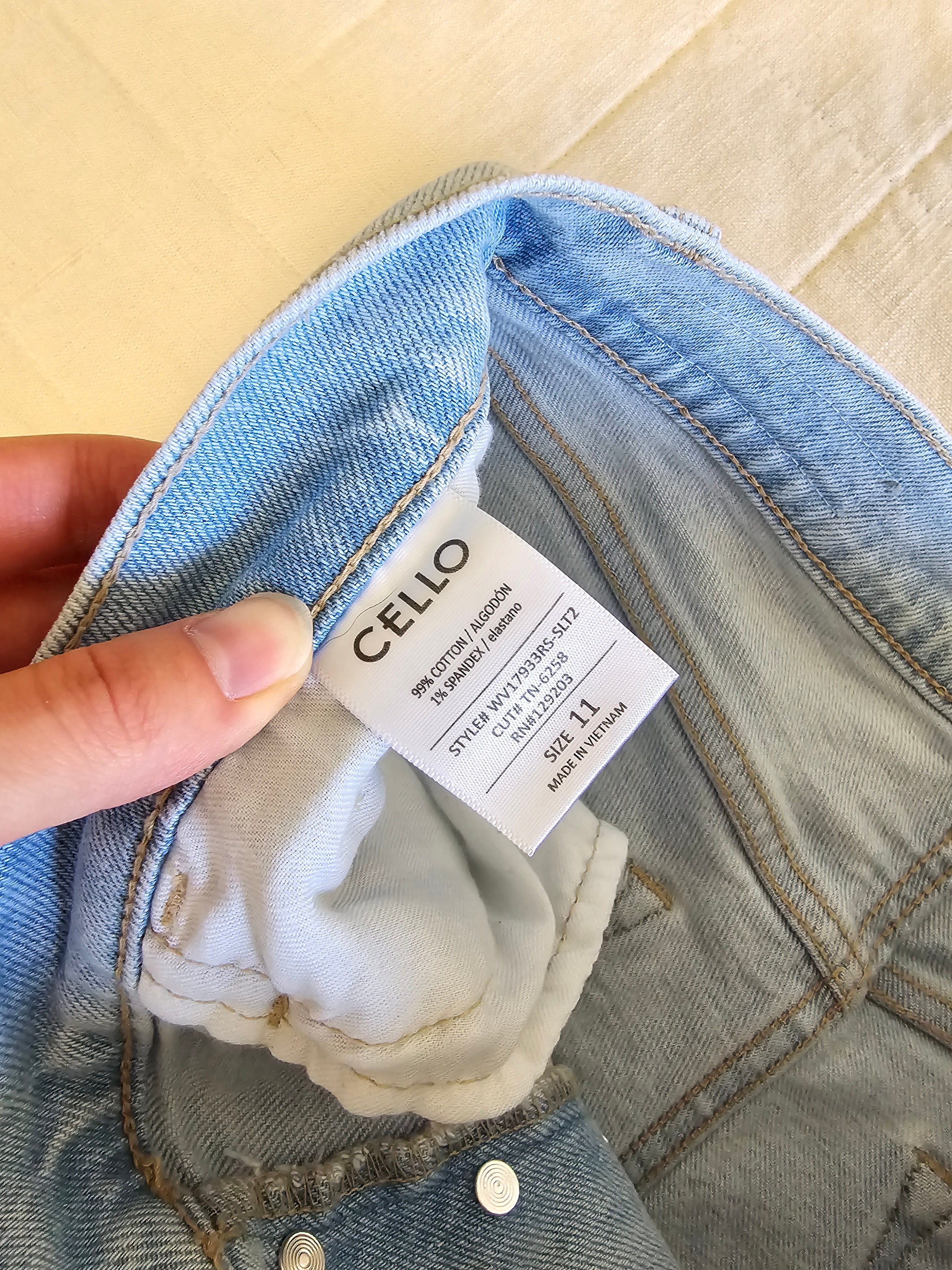 Light Wash Relaxed Straight Jeans (29)