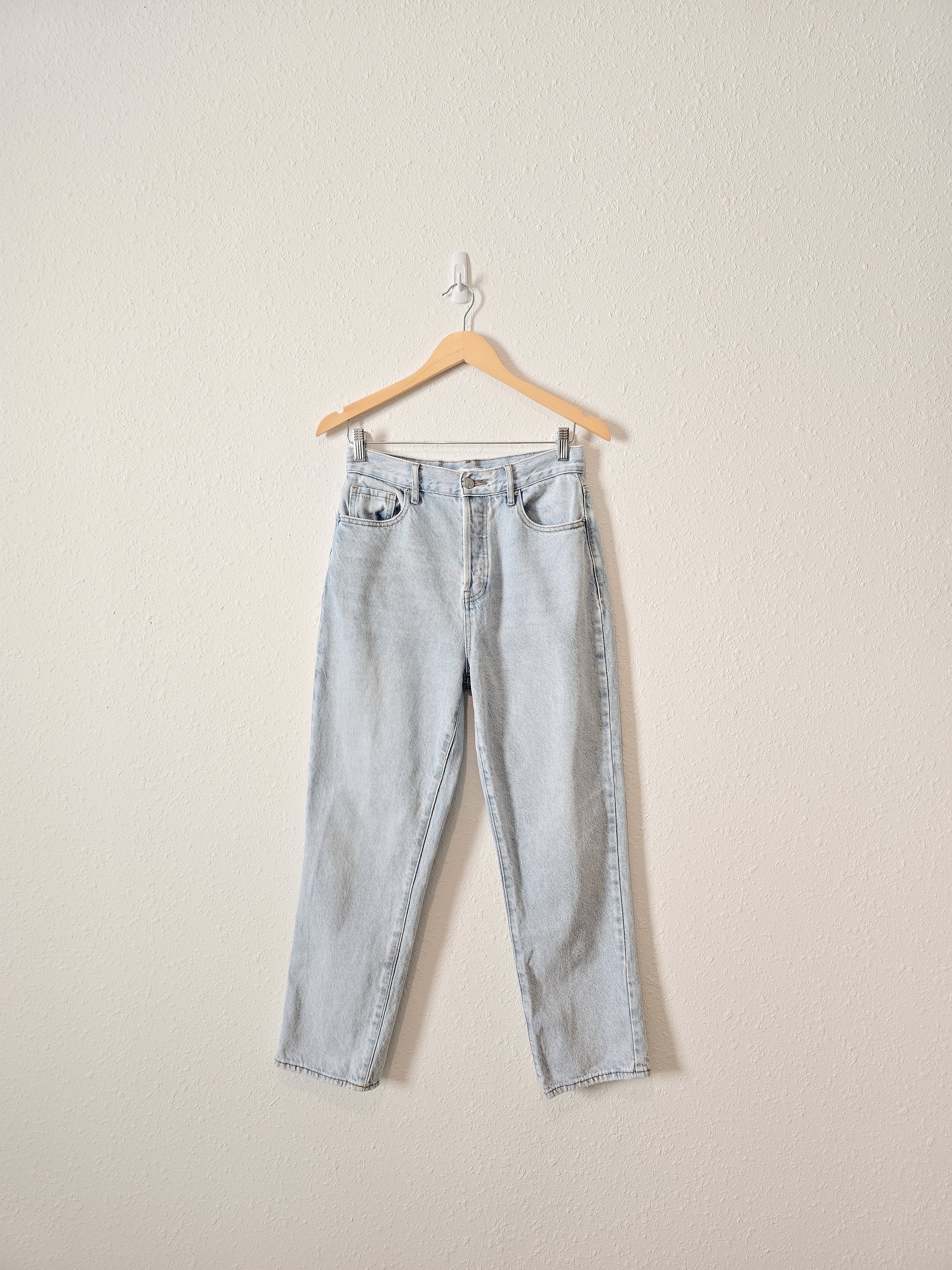 Light Wash Straight Jeans (27)