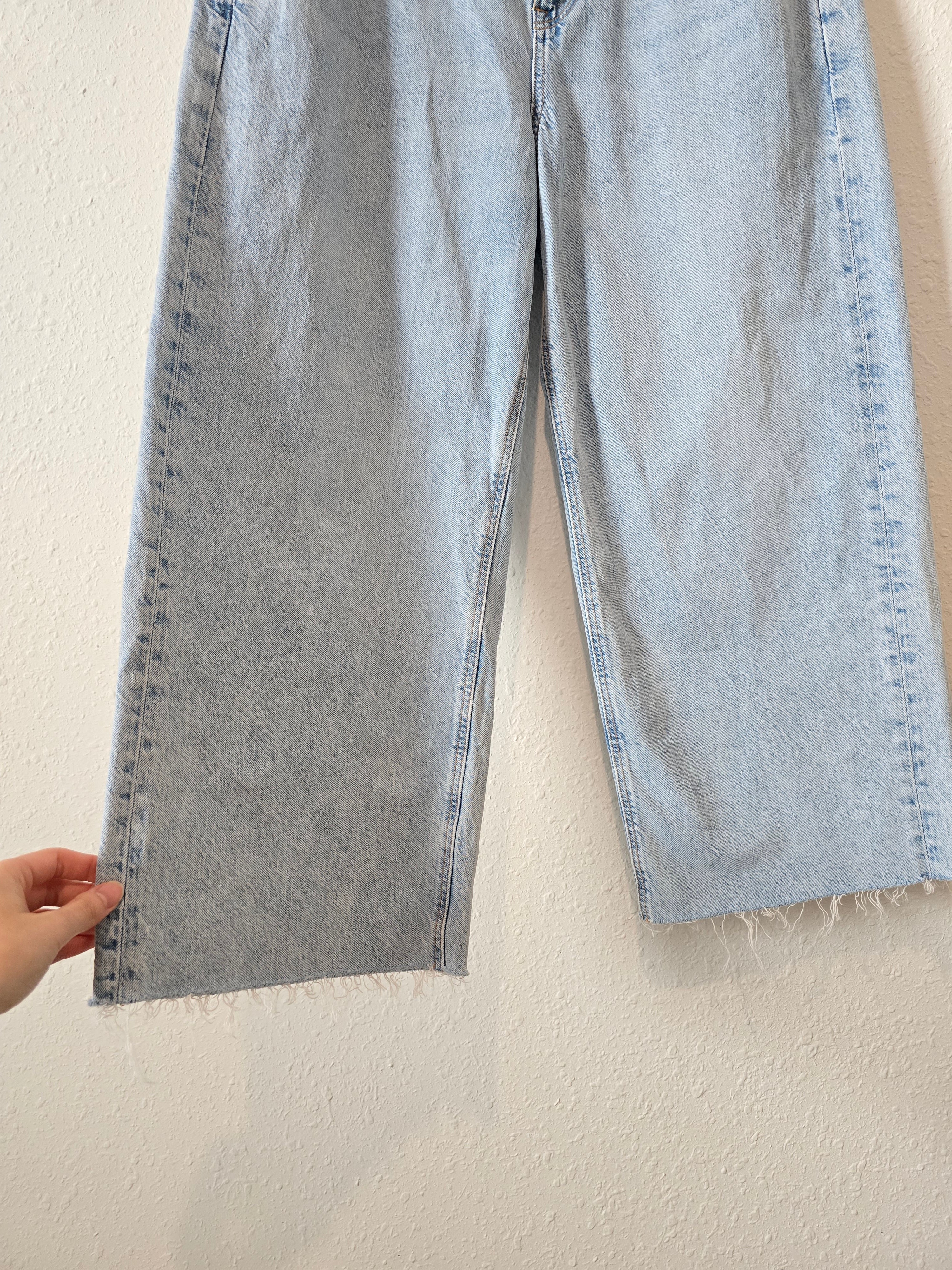 Light Wash Wide Leg Jeans (16s)