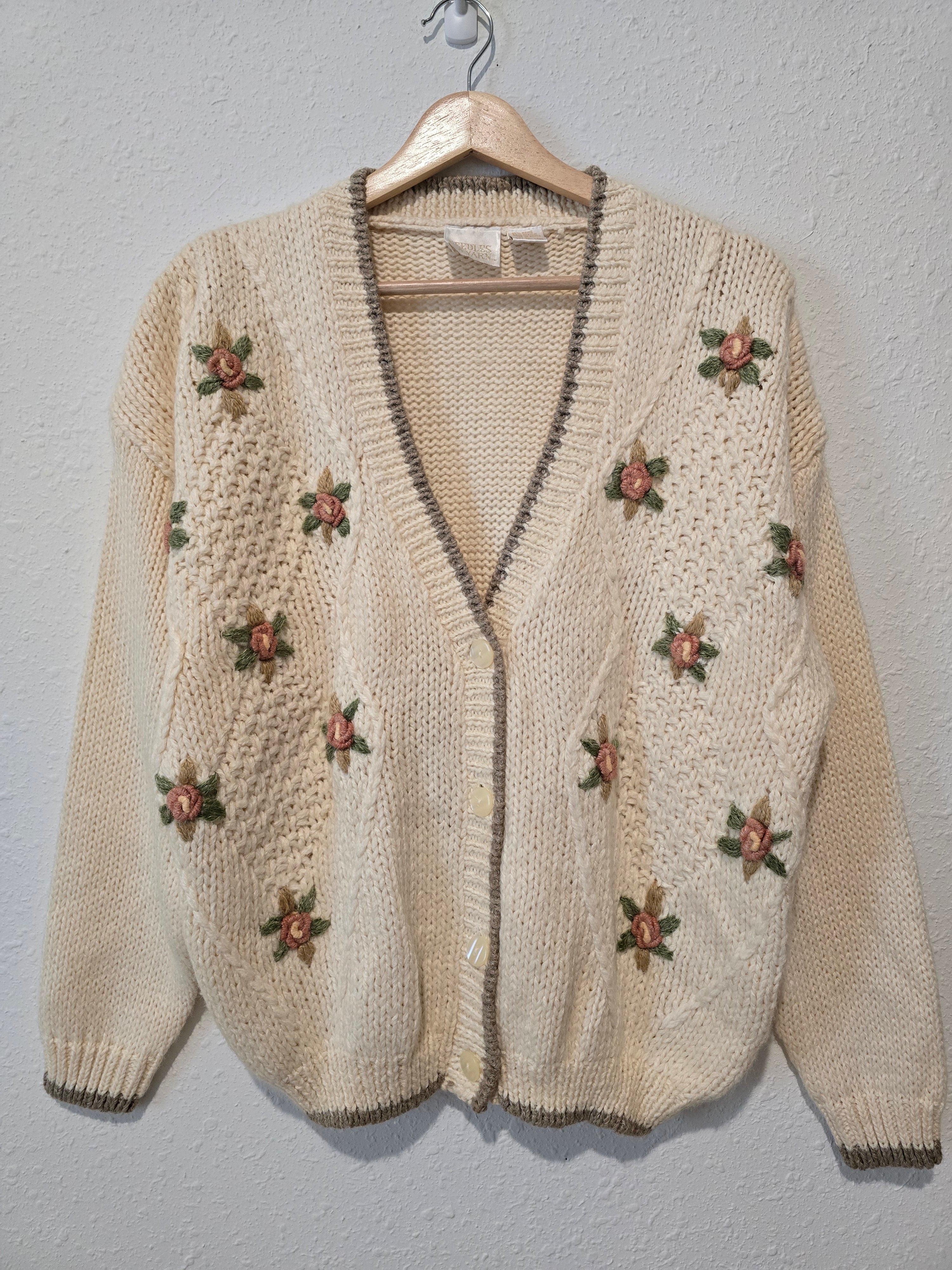 Vintage Floral Embroidered Sweater (L)