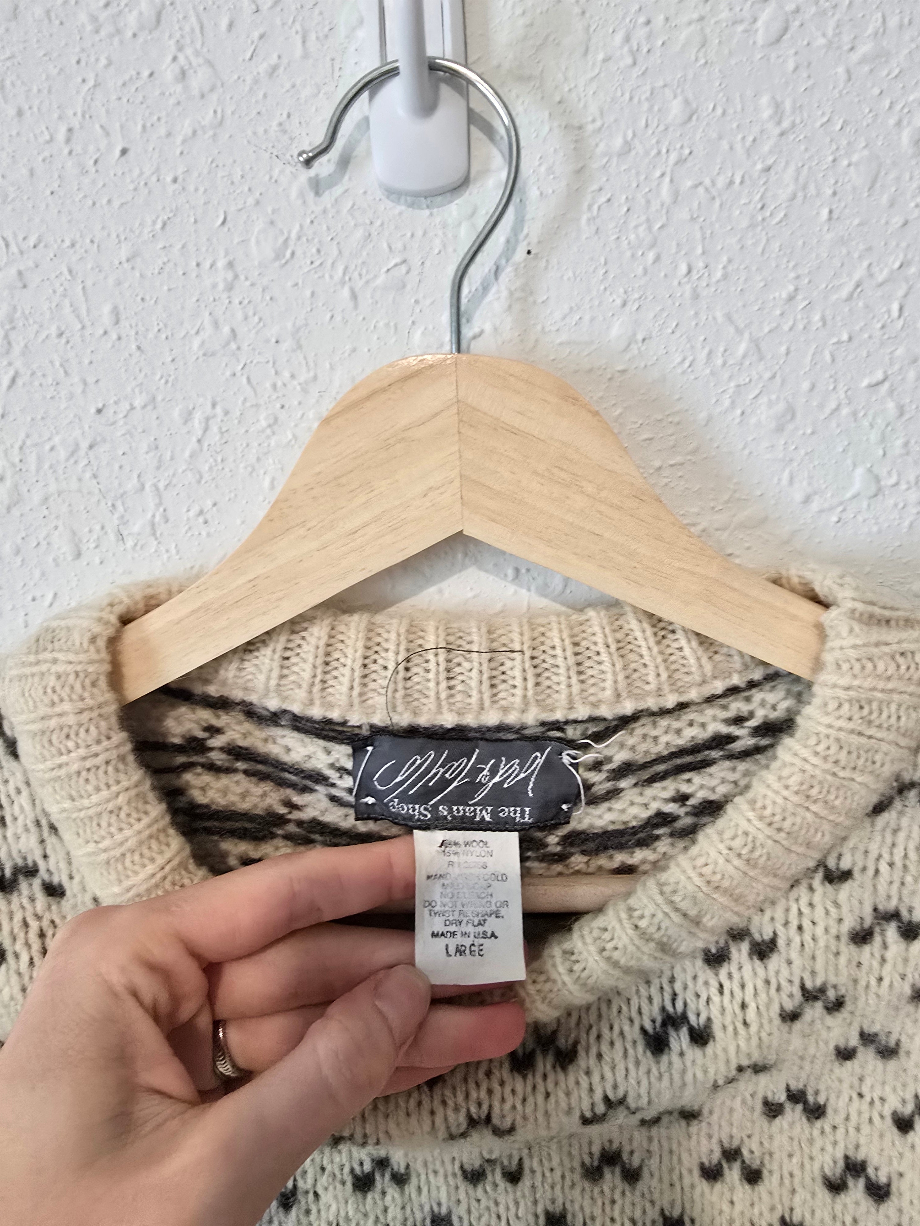 Vintage Patterned Wool Sweater (L)