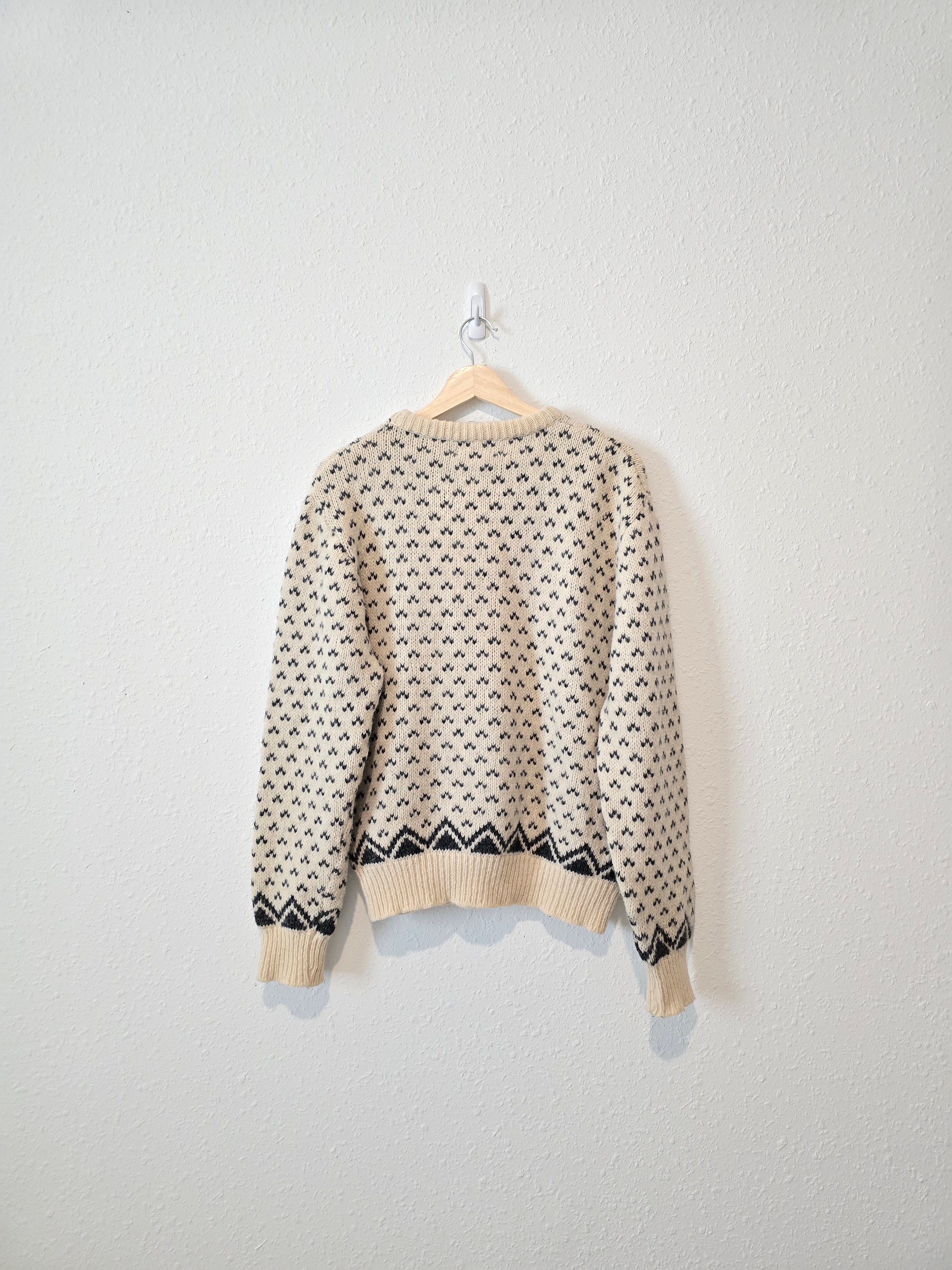 Vintage Patterned Wool Sweater (L)