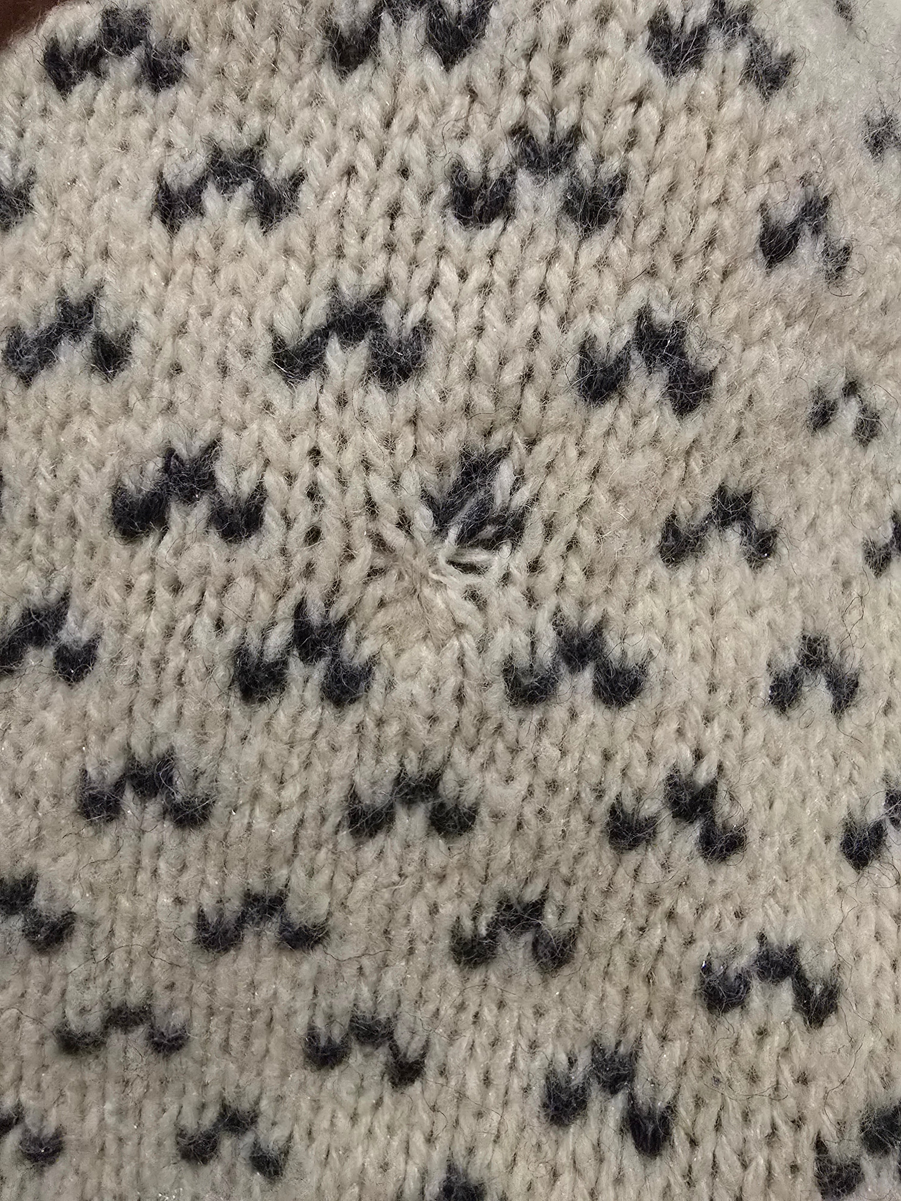 Vintage Patterned Wool Sweater (L)