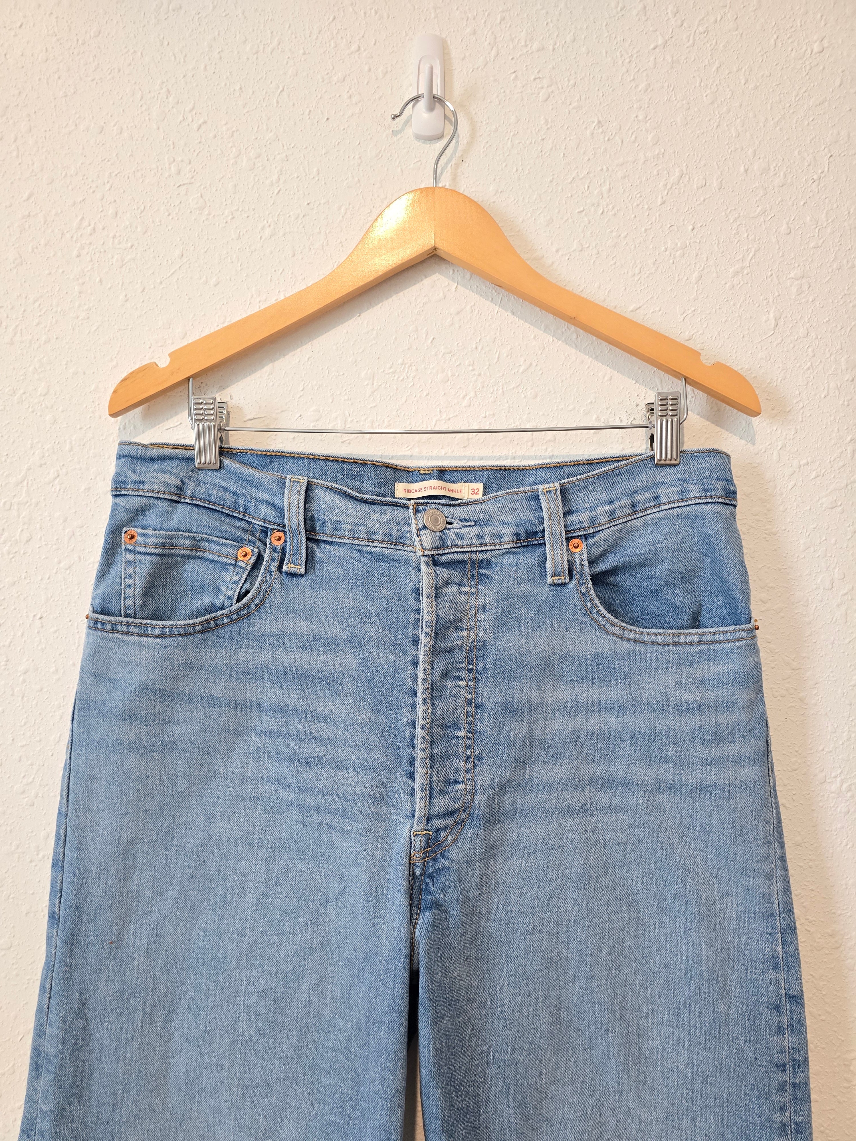 Levi's Ribcage Straight Jeans (32)