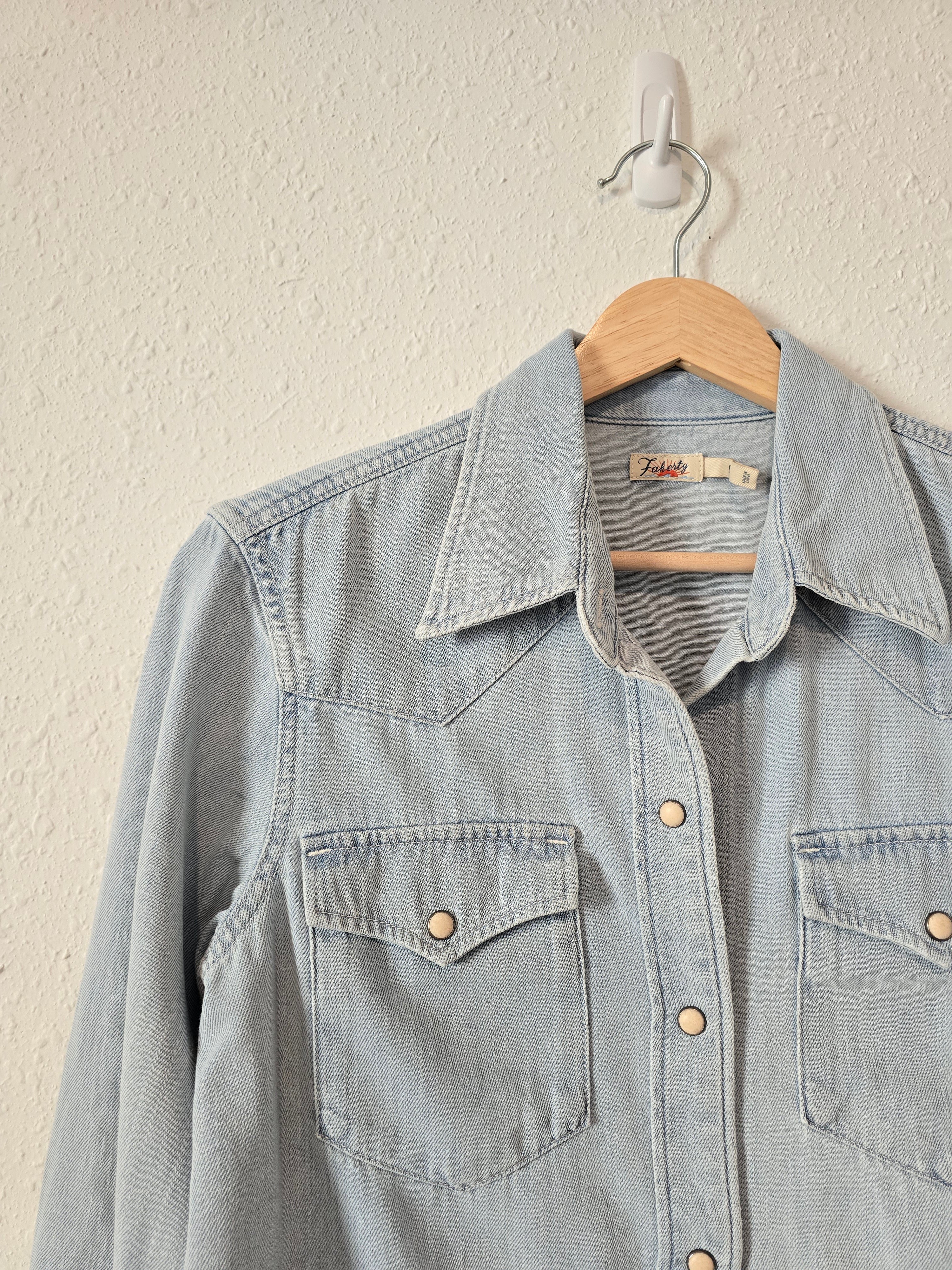 Faherty Denim Button Up (S)