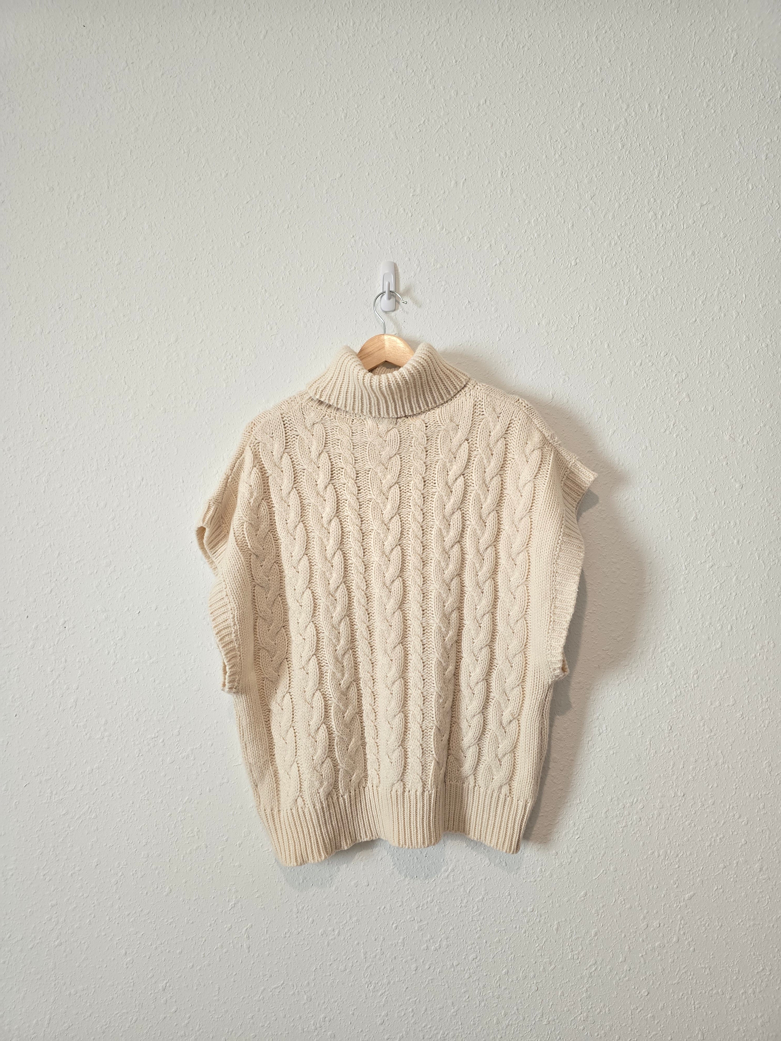 Cable Knit Turtleneck Vest (L)