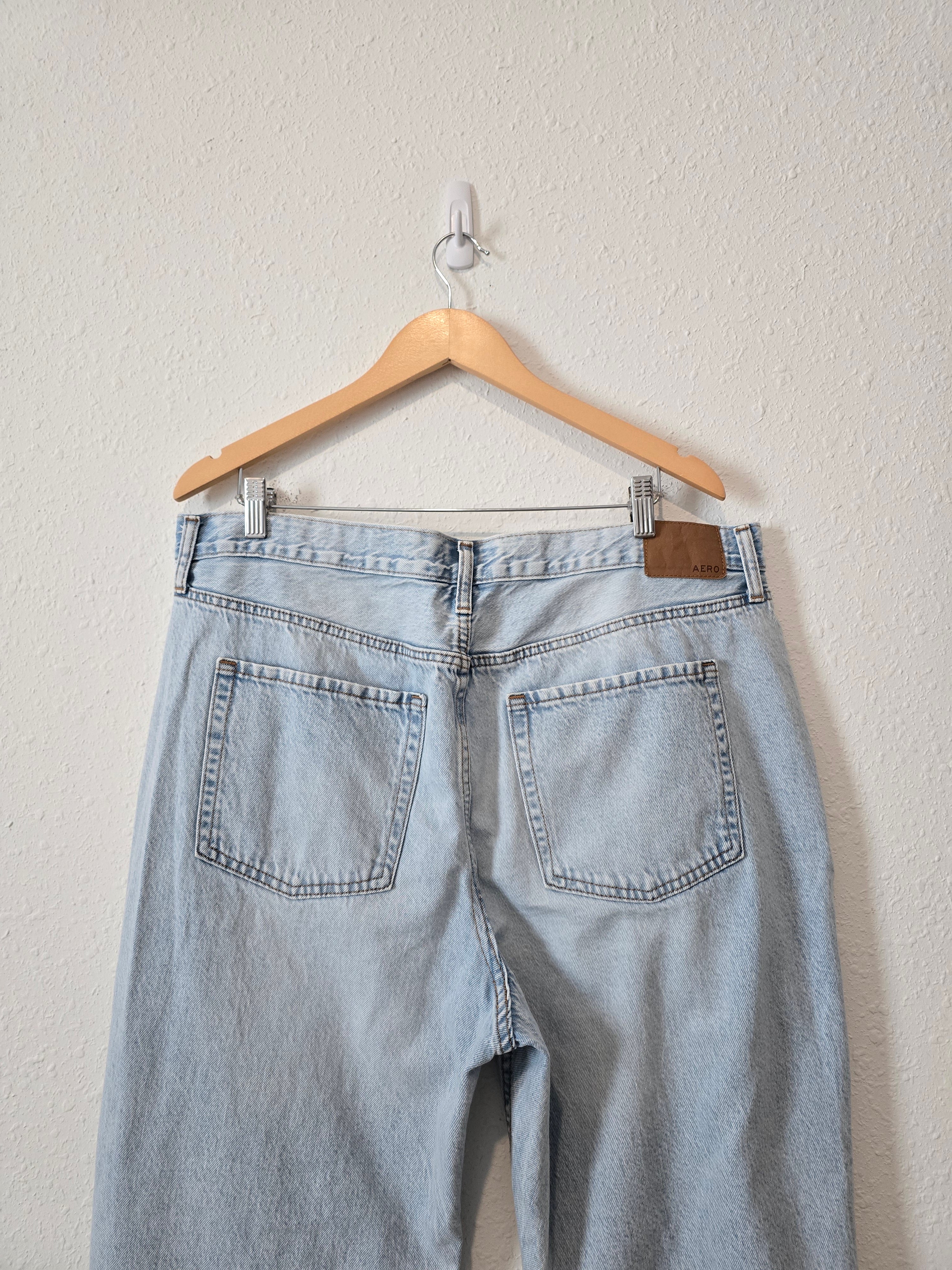 Light Wash Baggy Jeans (18)
