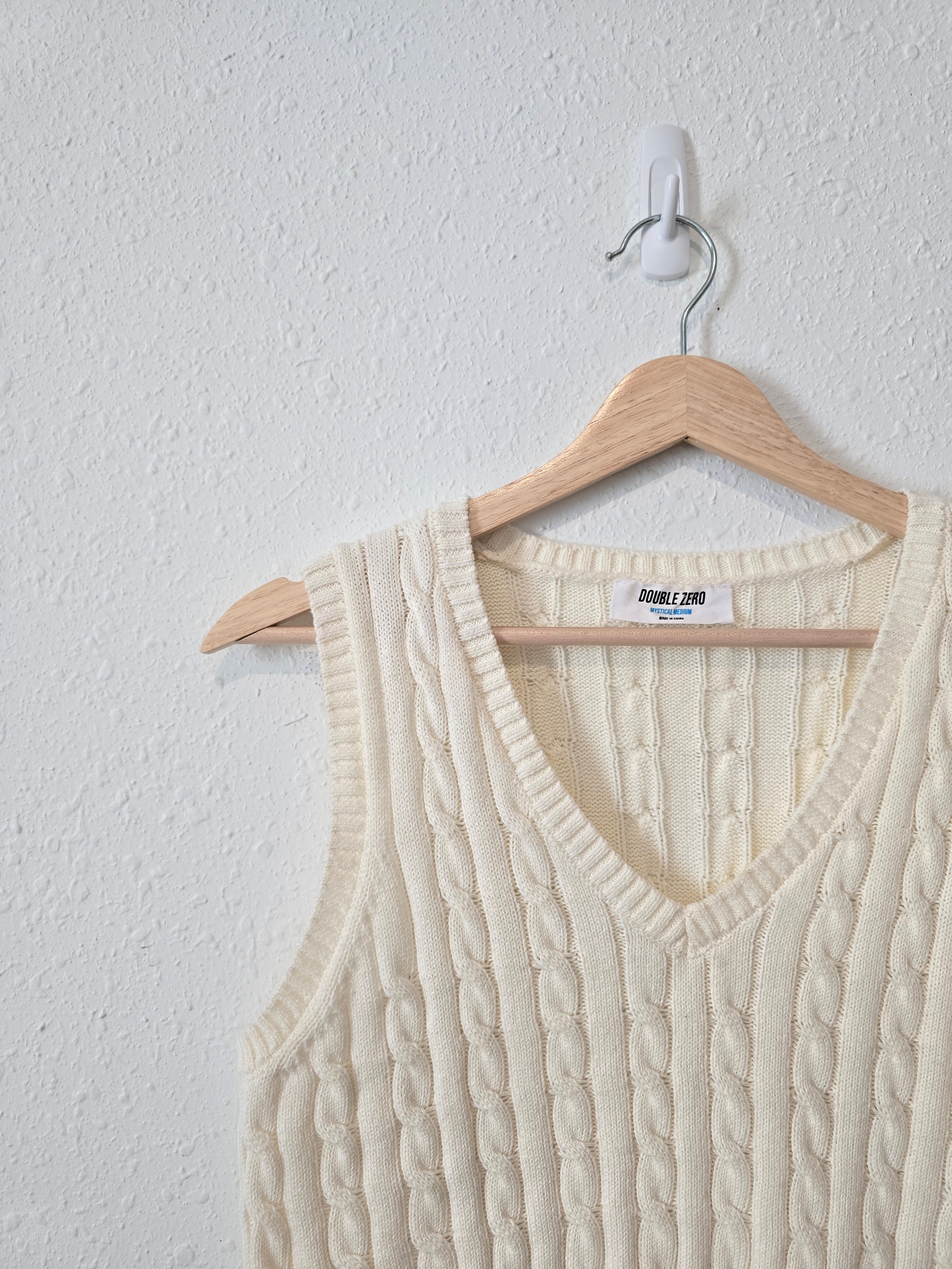 Cable Knit Sweater Vest (M)