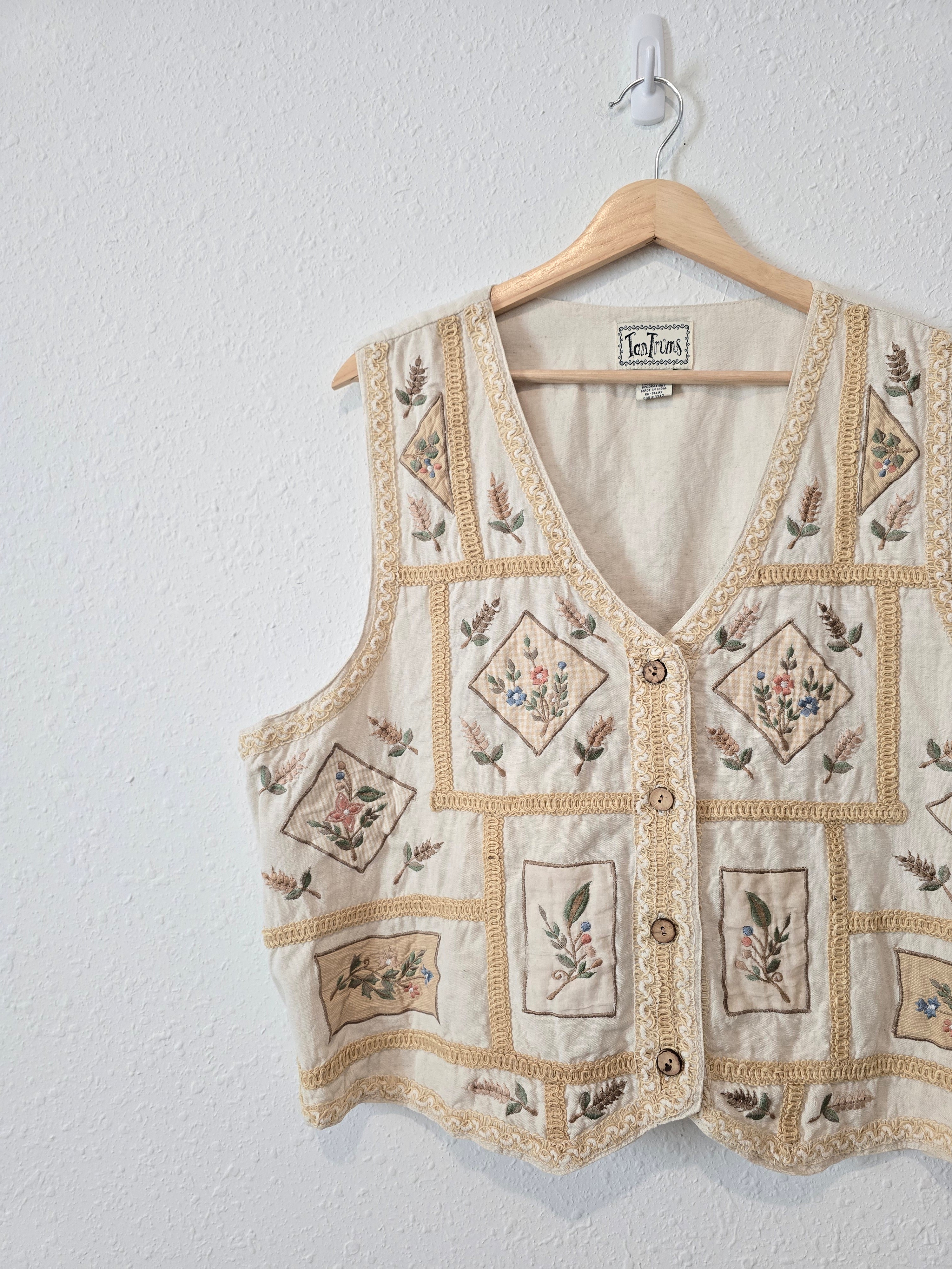 Vintage Floral Embroidered Vest (1X)