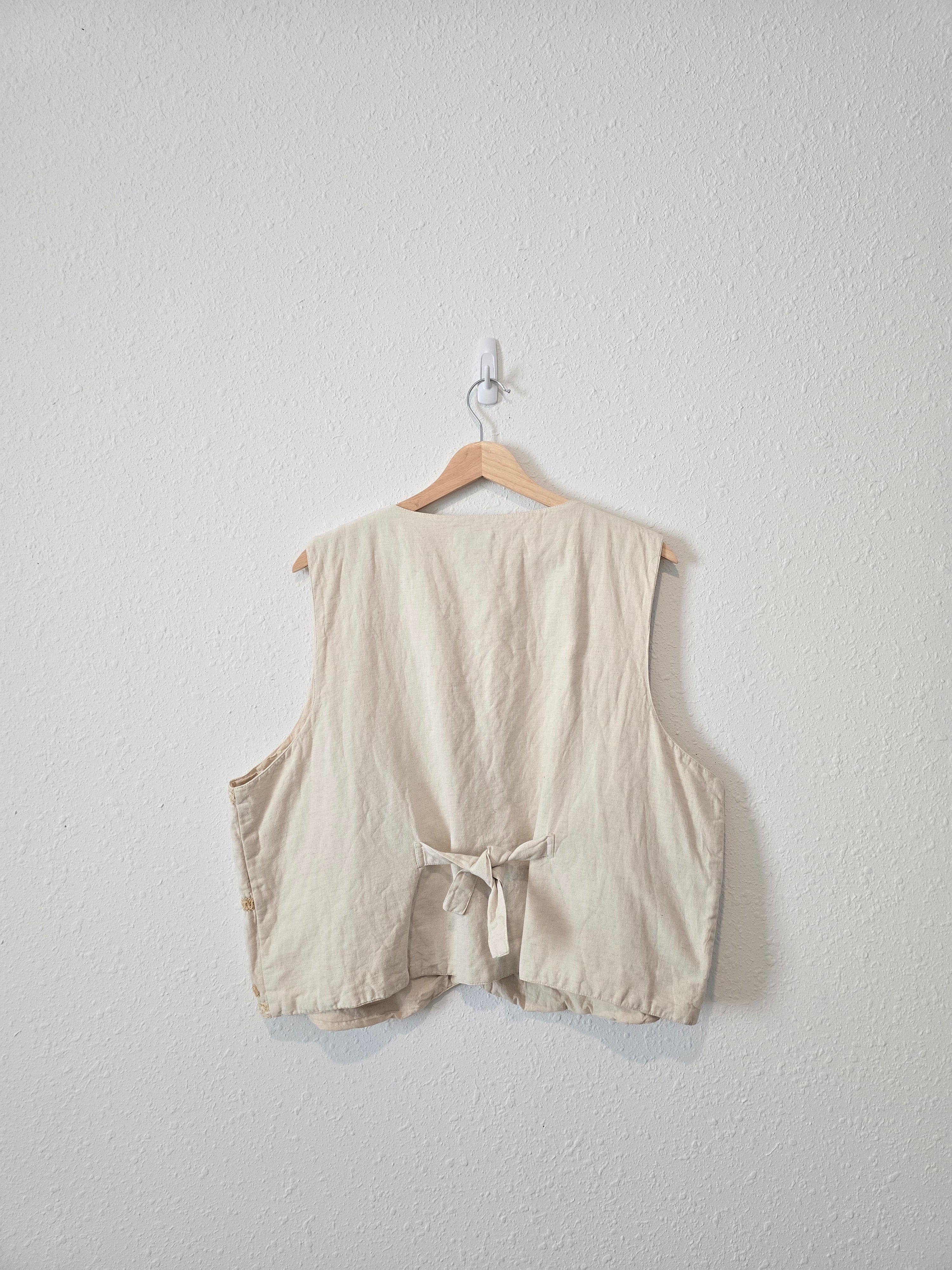 Vintage Floral Embroidered Vest (1X)