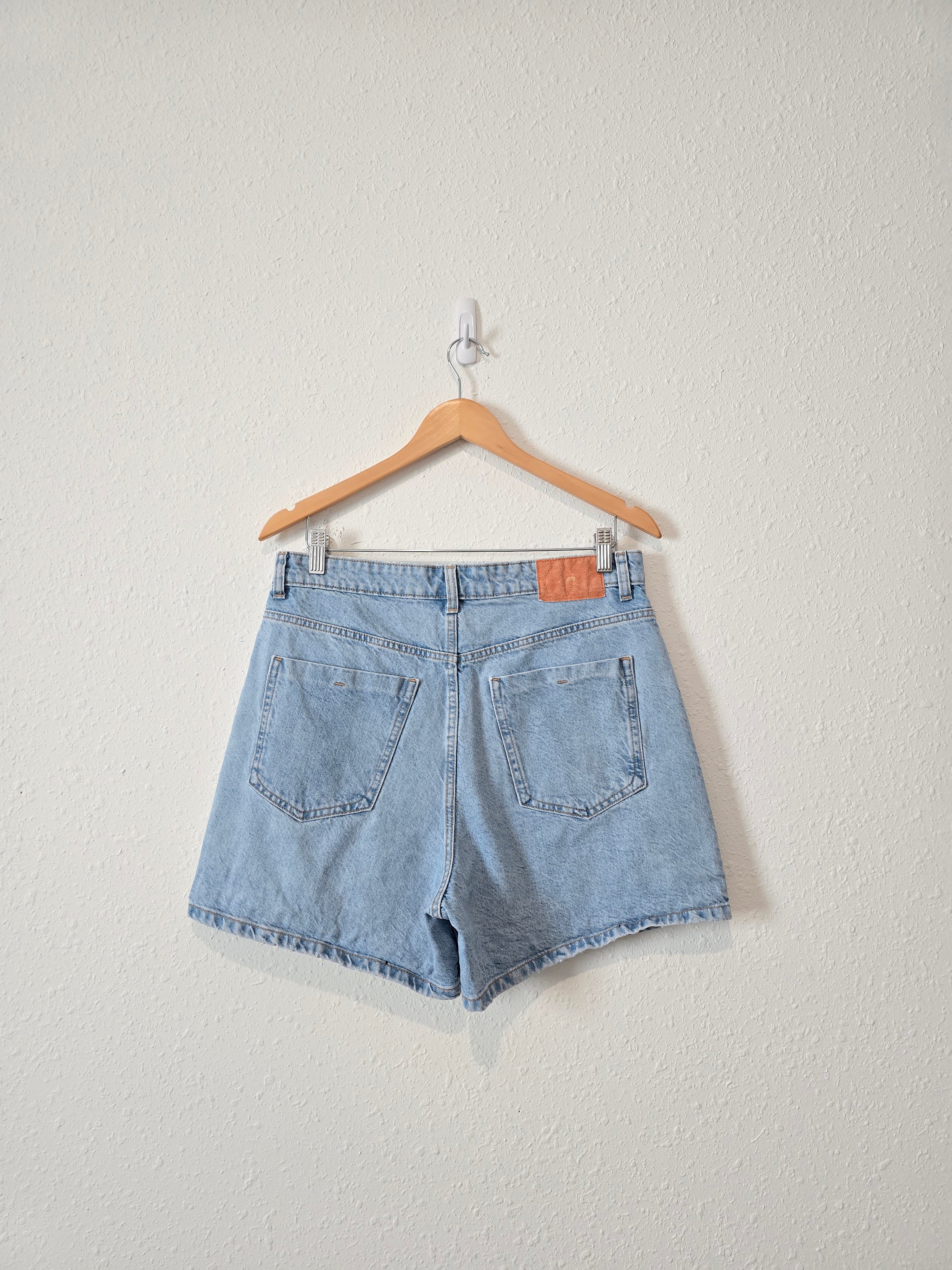 Zara Light Wash Denim Shorts (10)