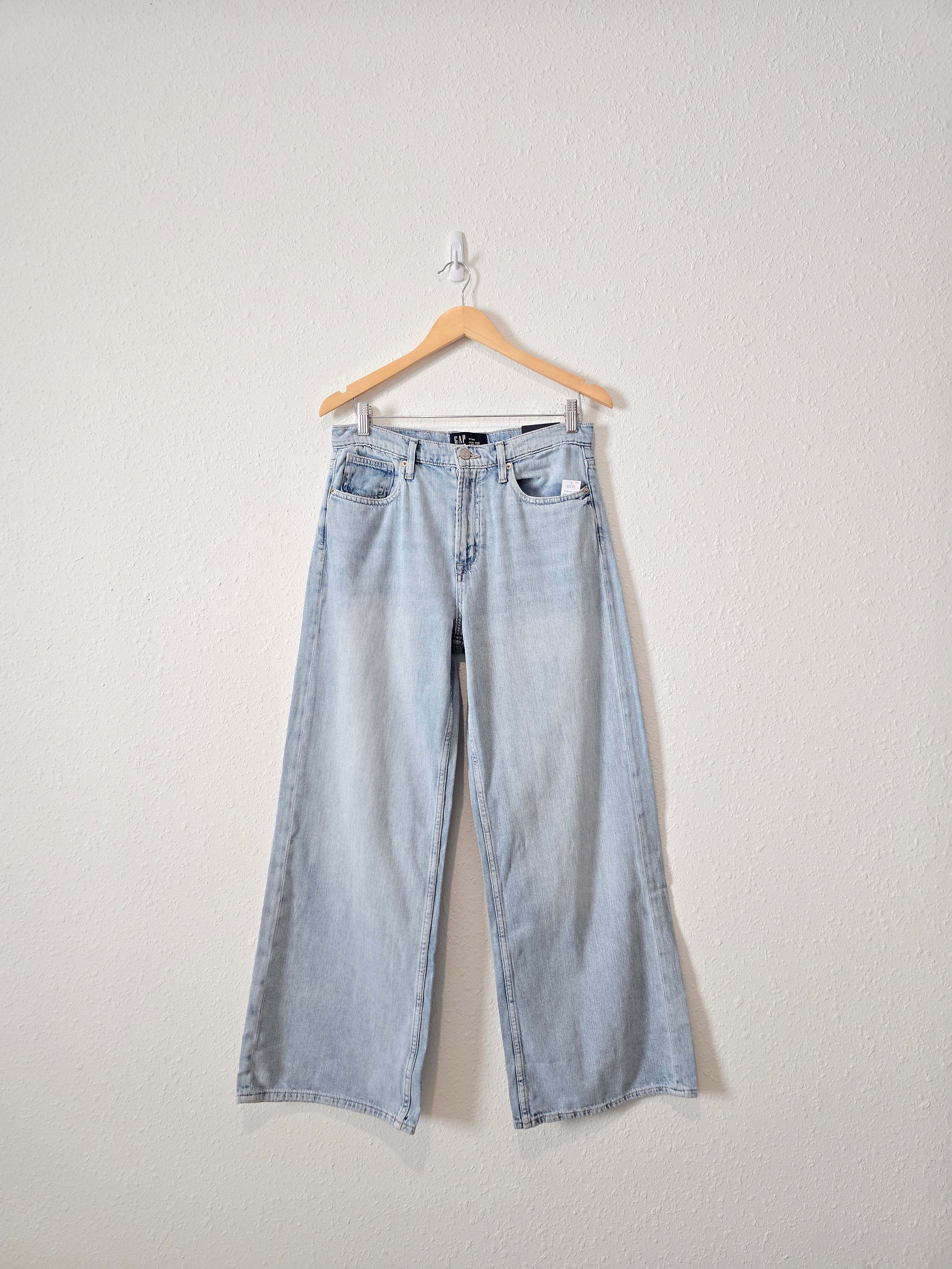 NEW Light Wash Wide Leg Jeans (10/30)
