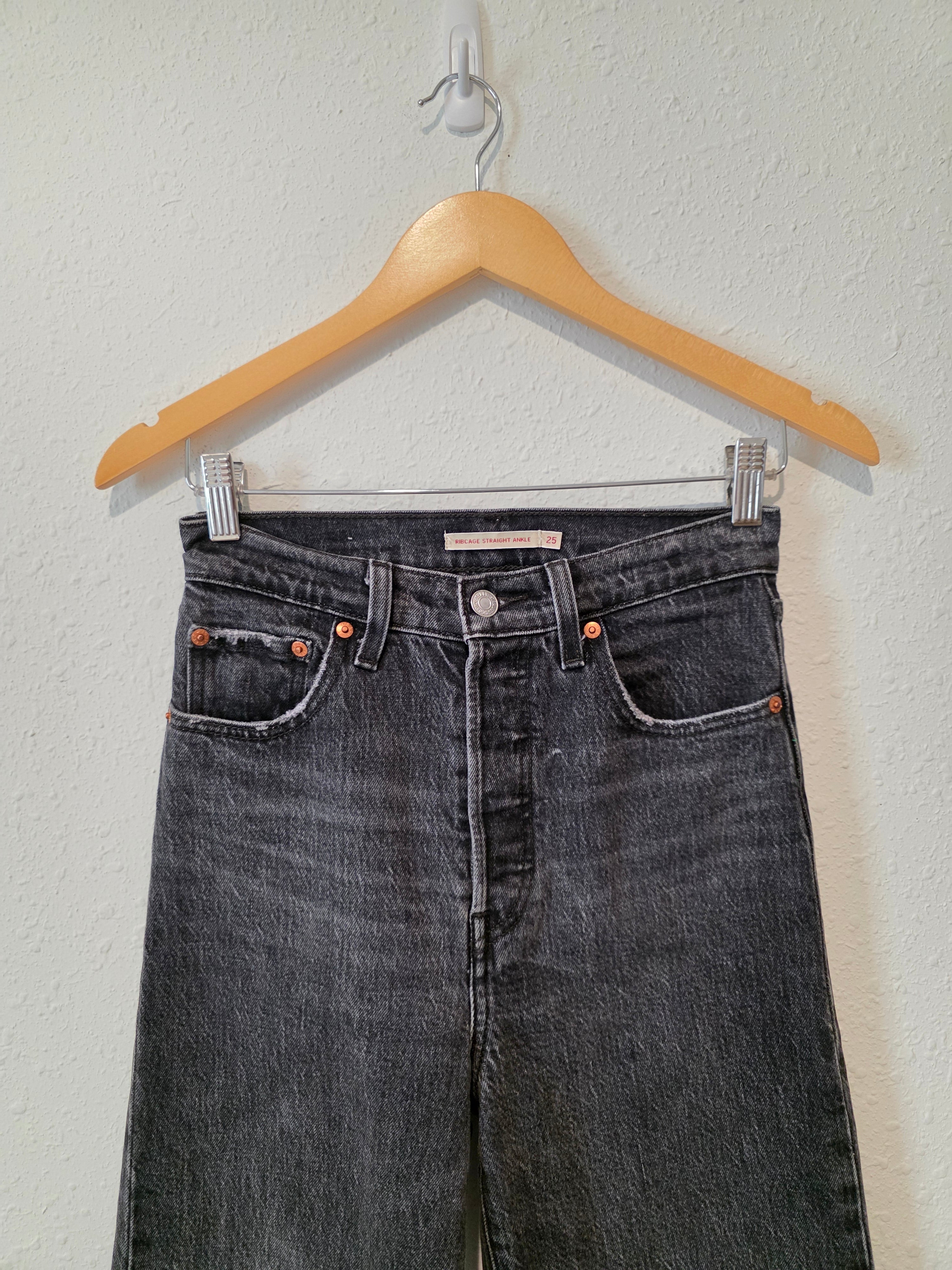 Levi's Ribcage Straight Ankle Jeans (25)