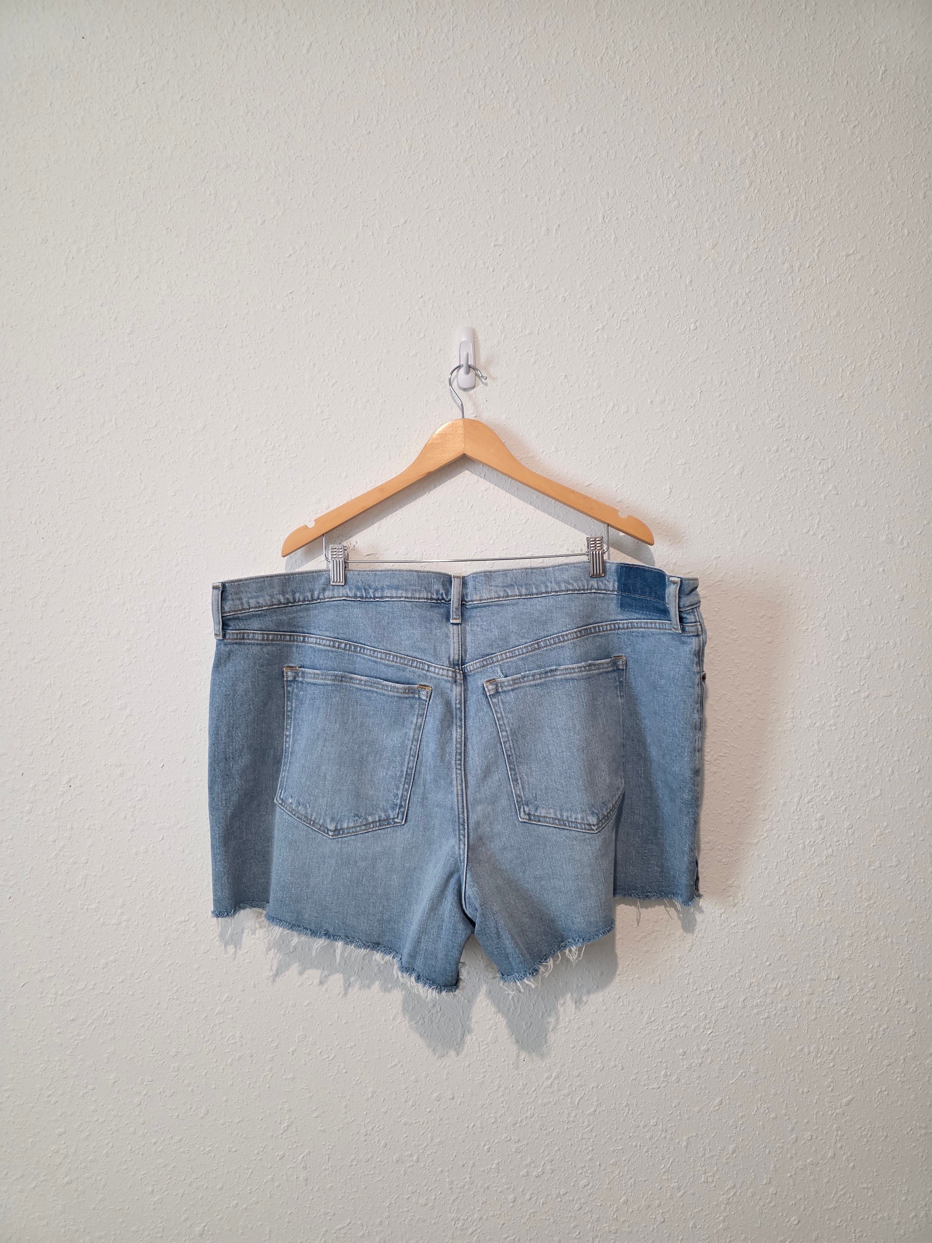 NEW Abercrombie 4" Mom Shorts (36/22)