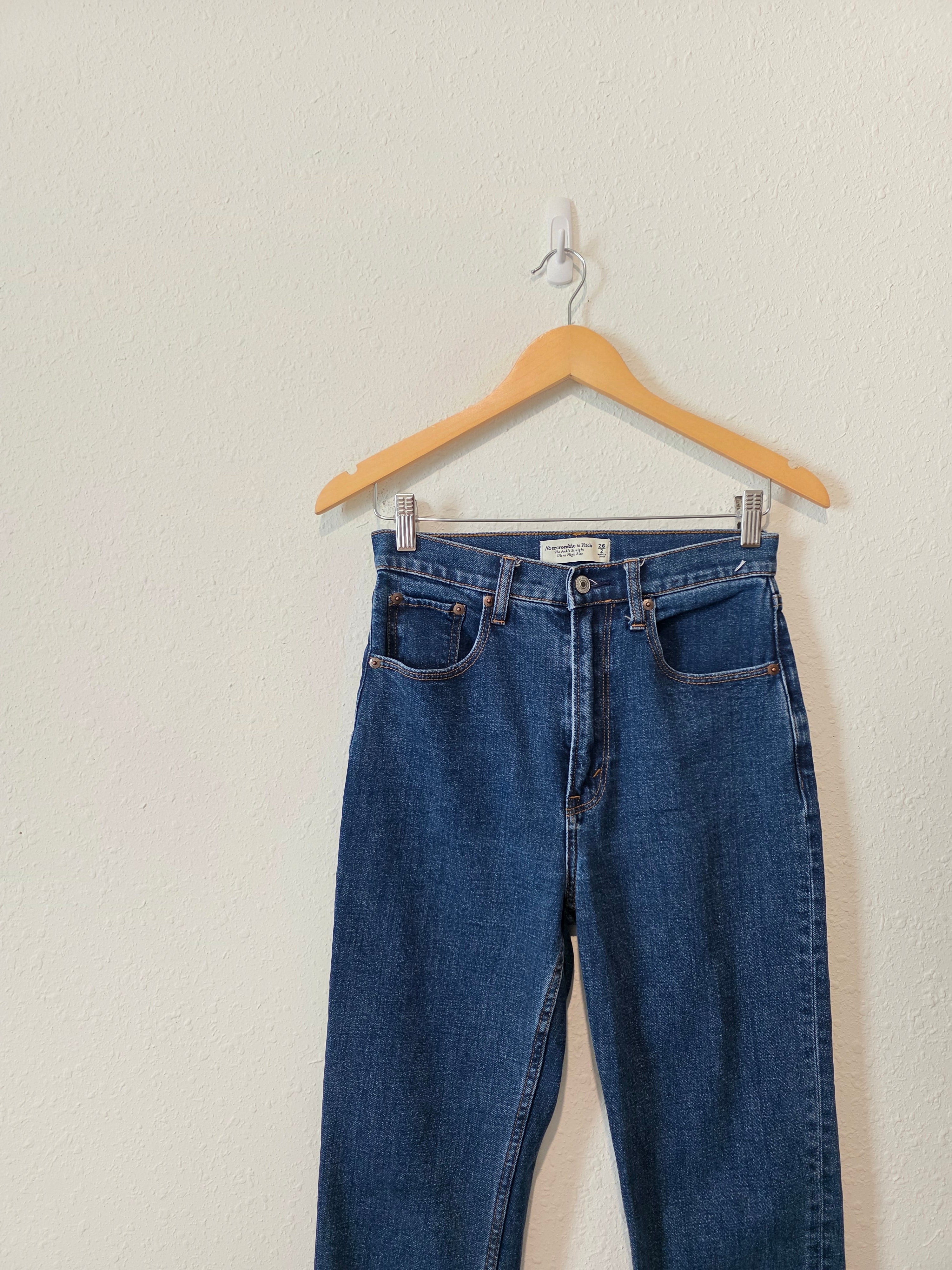 Abercrombie High Rise Ankle Straight Jeans (26/2)