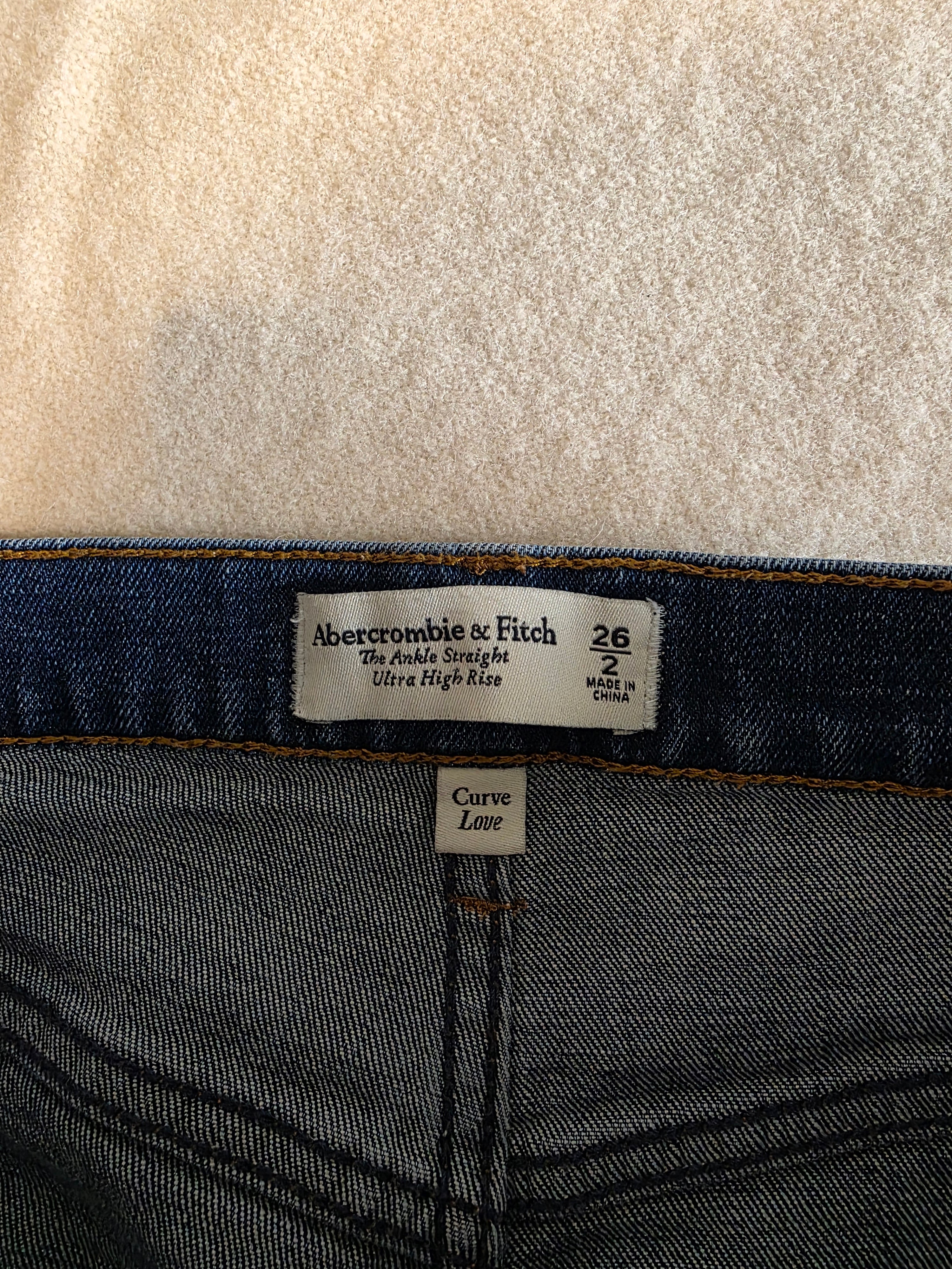 Abercrombie High Rise Ankle Straight Jeans (26/2)