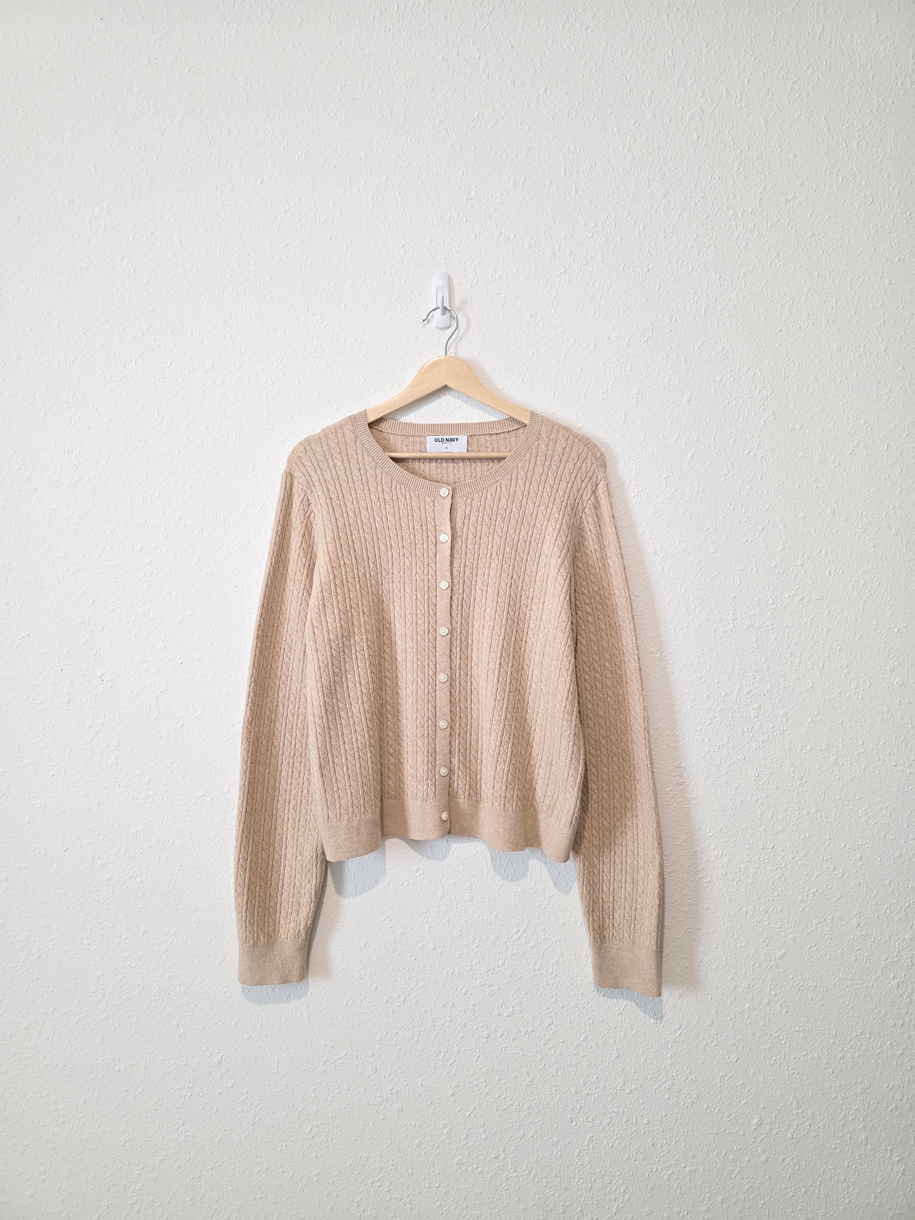 Cable Knit Button Up Cardigan (XL)