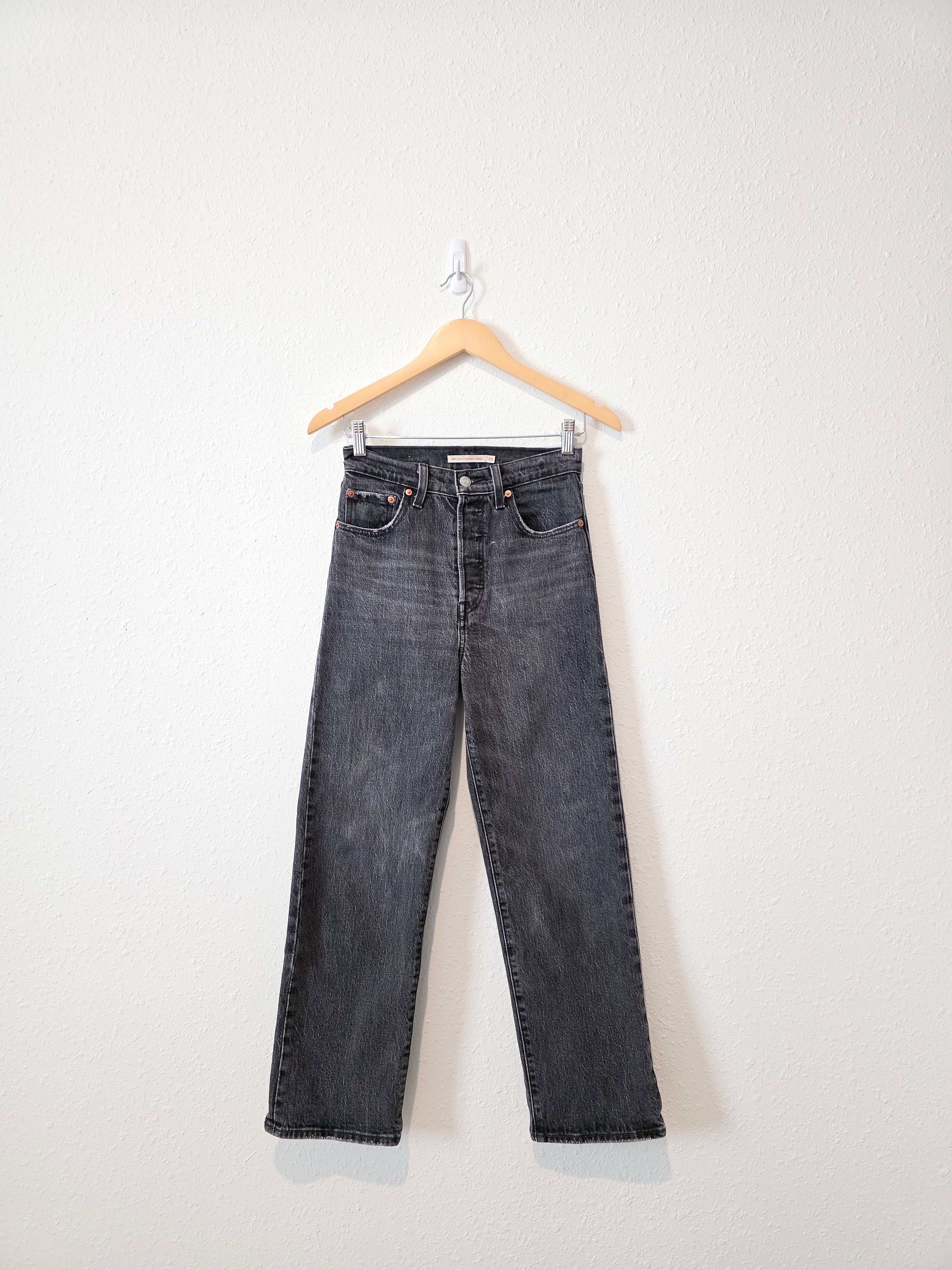 Levi's Ribcage Straight Ankle Jeans (25)