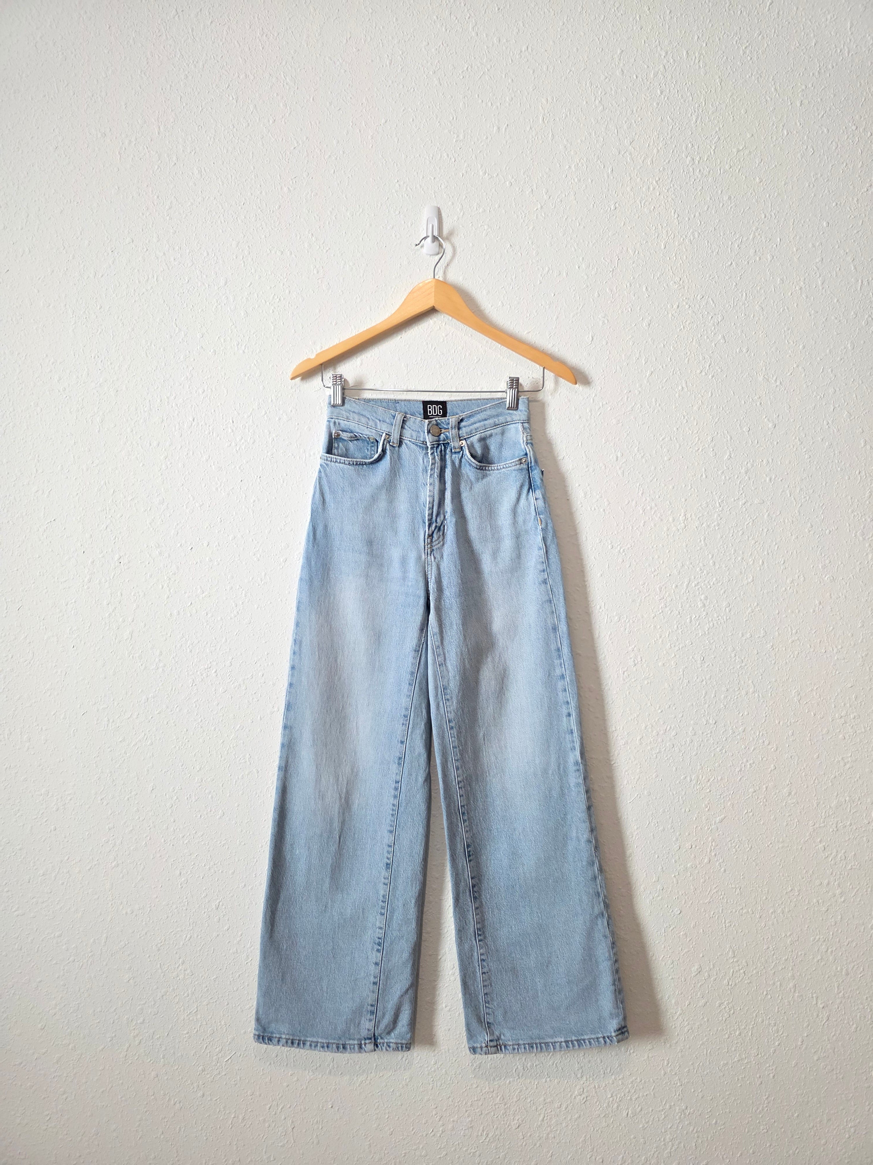 Light Wash Wide Leg Jeans (24)