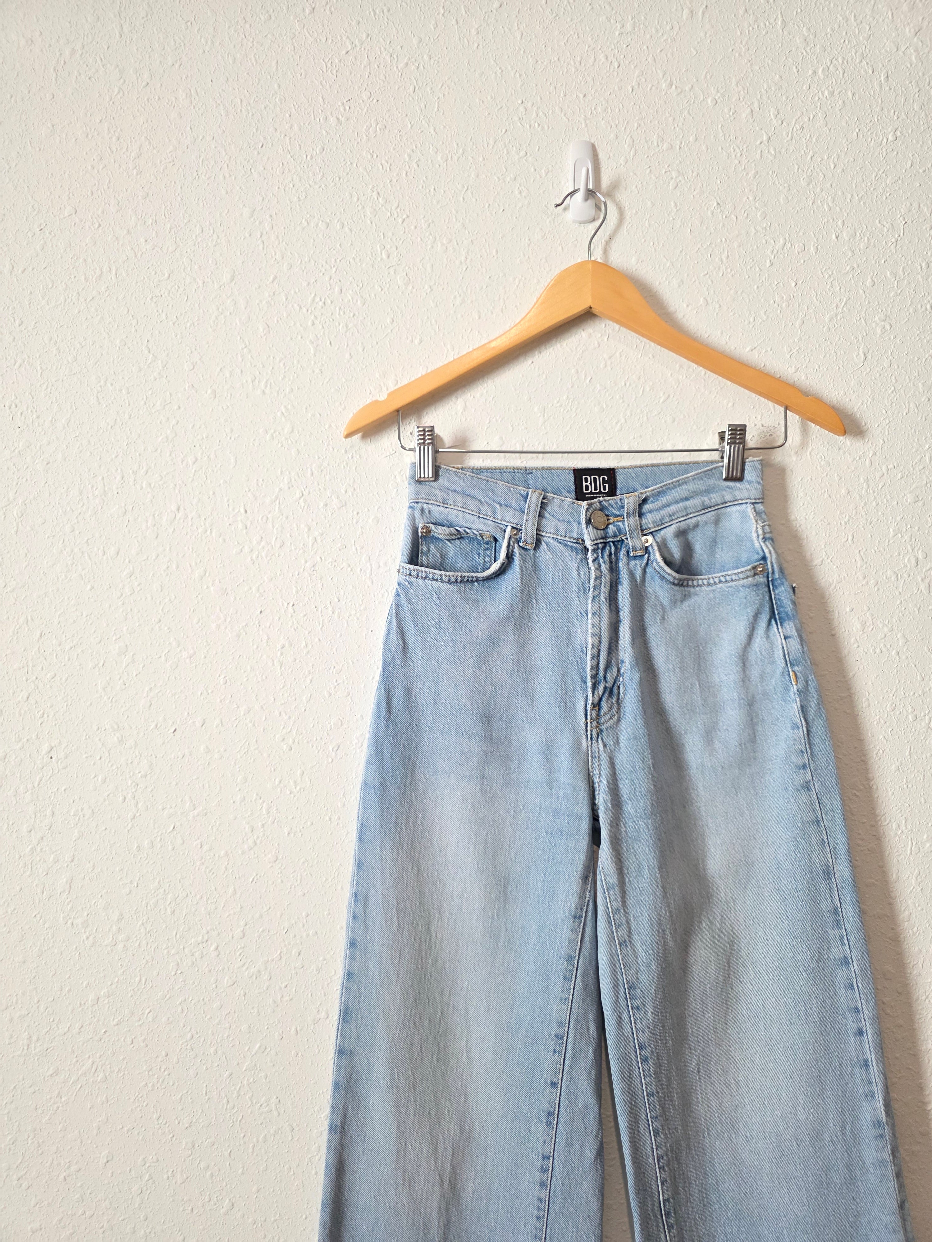 Light Wash Wide Leg Jeans (24)