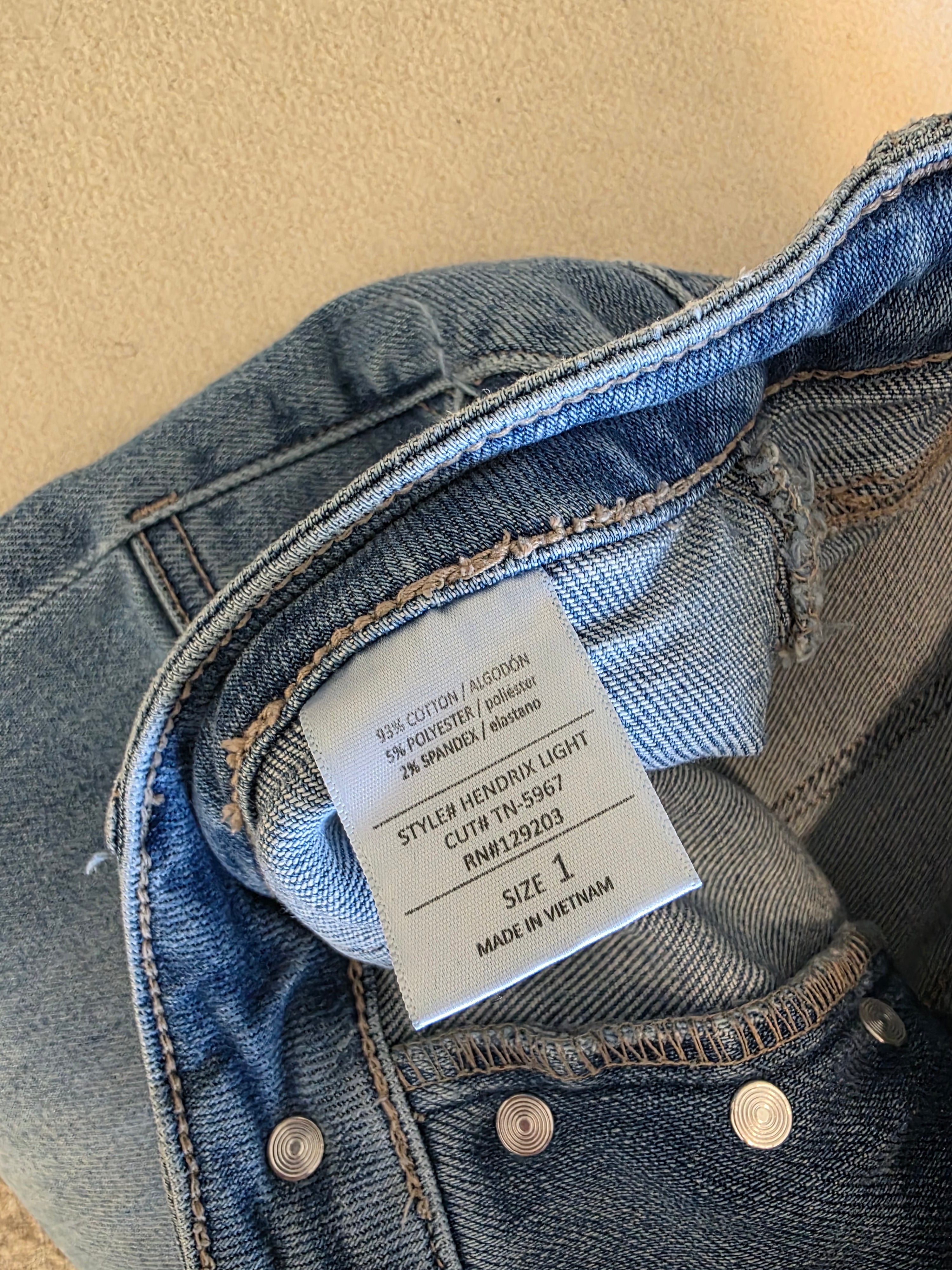 Carly Jean Wide Leg Crop Jeans (25/26)