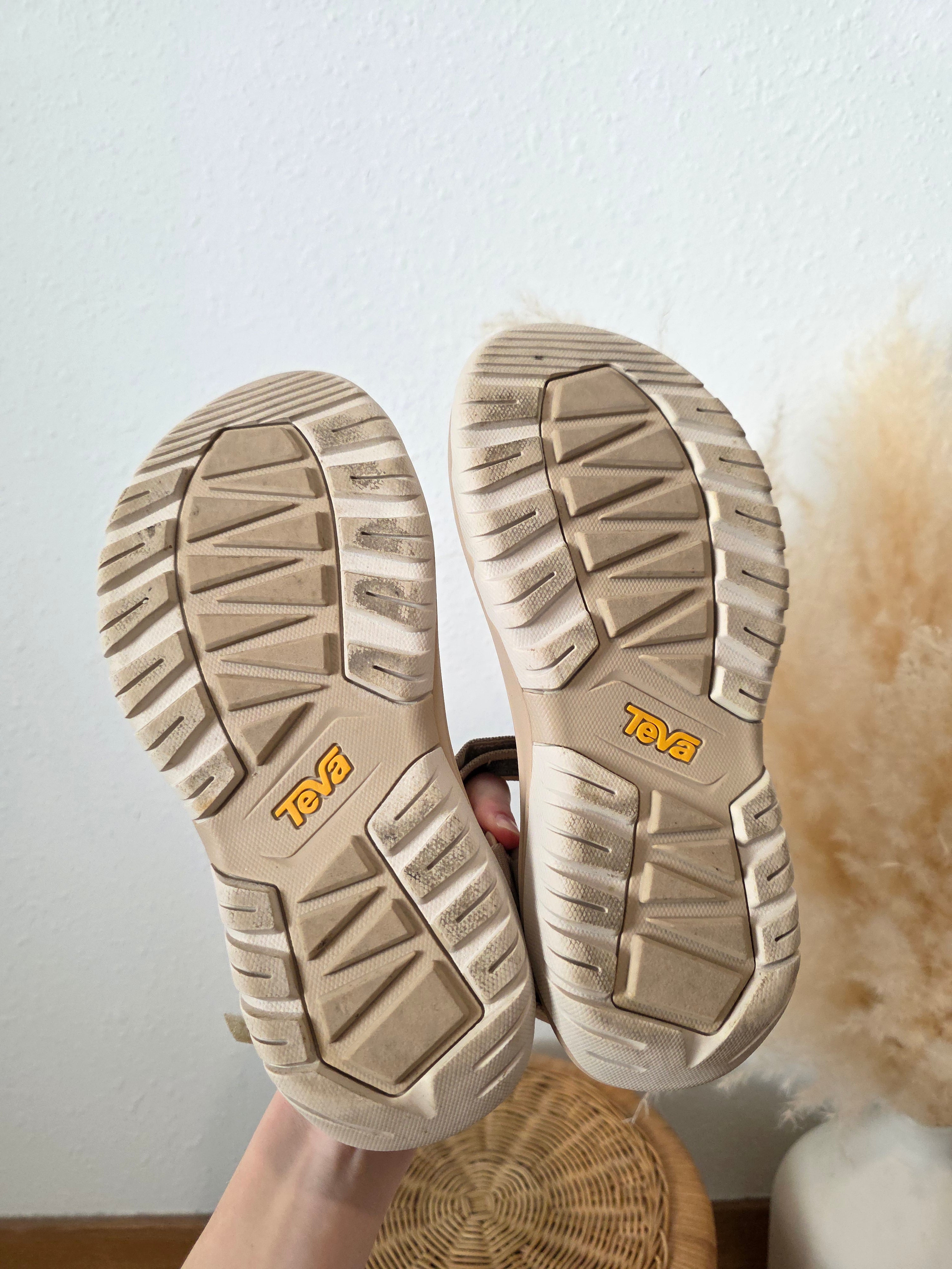 Teva Neutral Sandals (7)