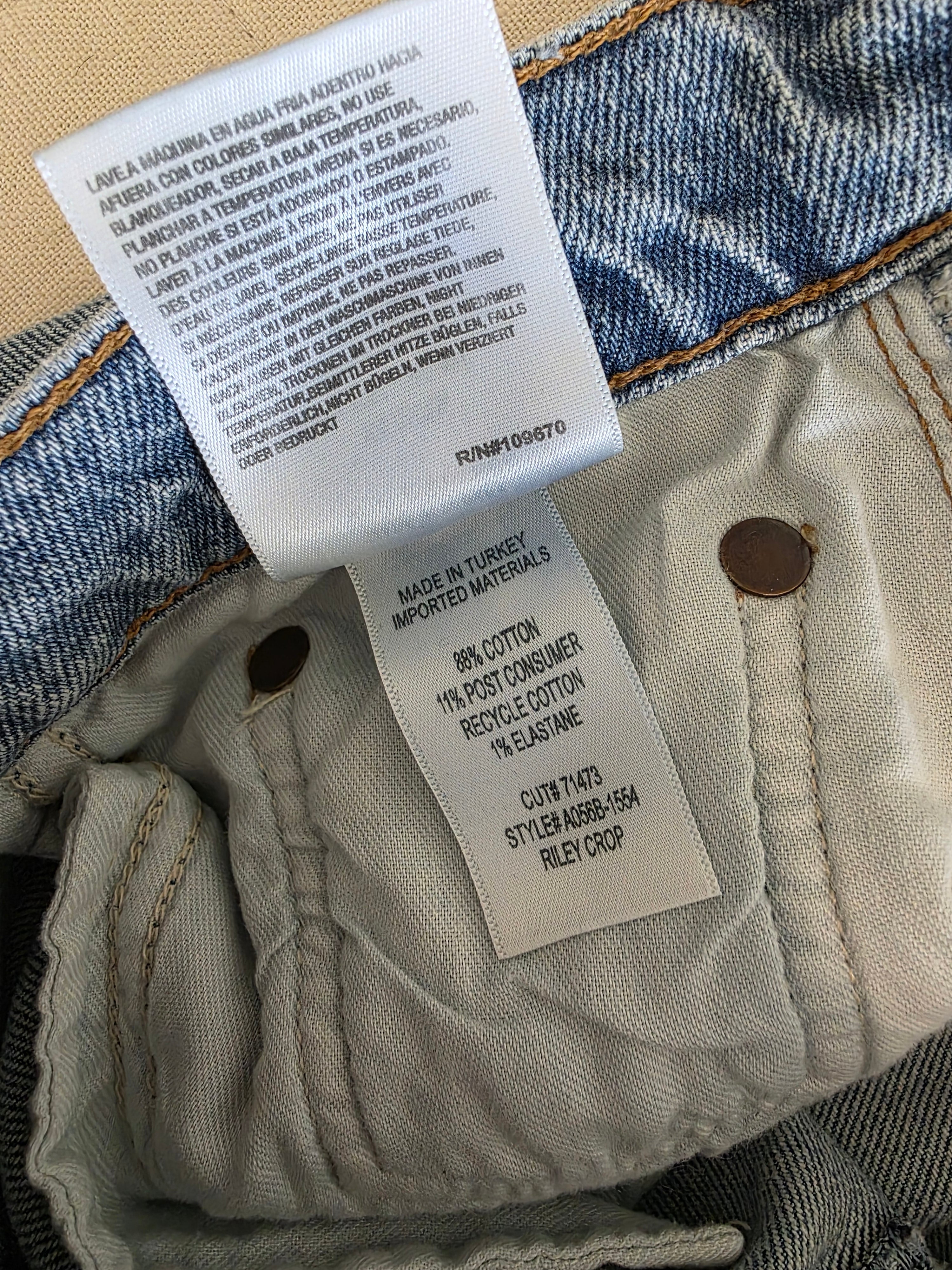 Agolde Light Wash Straight Jeans (28)