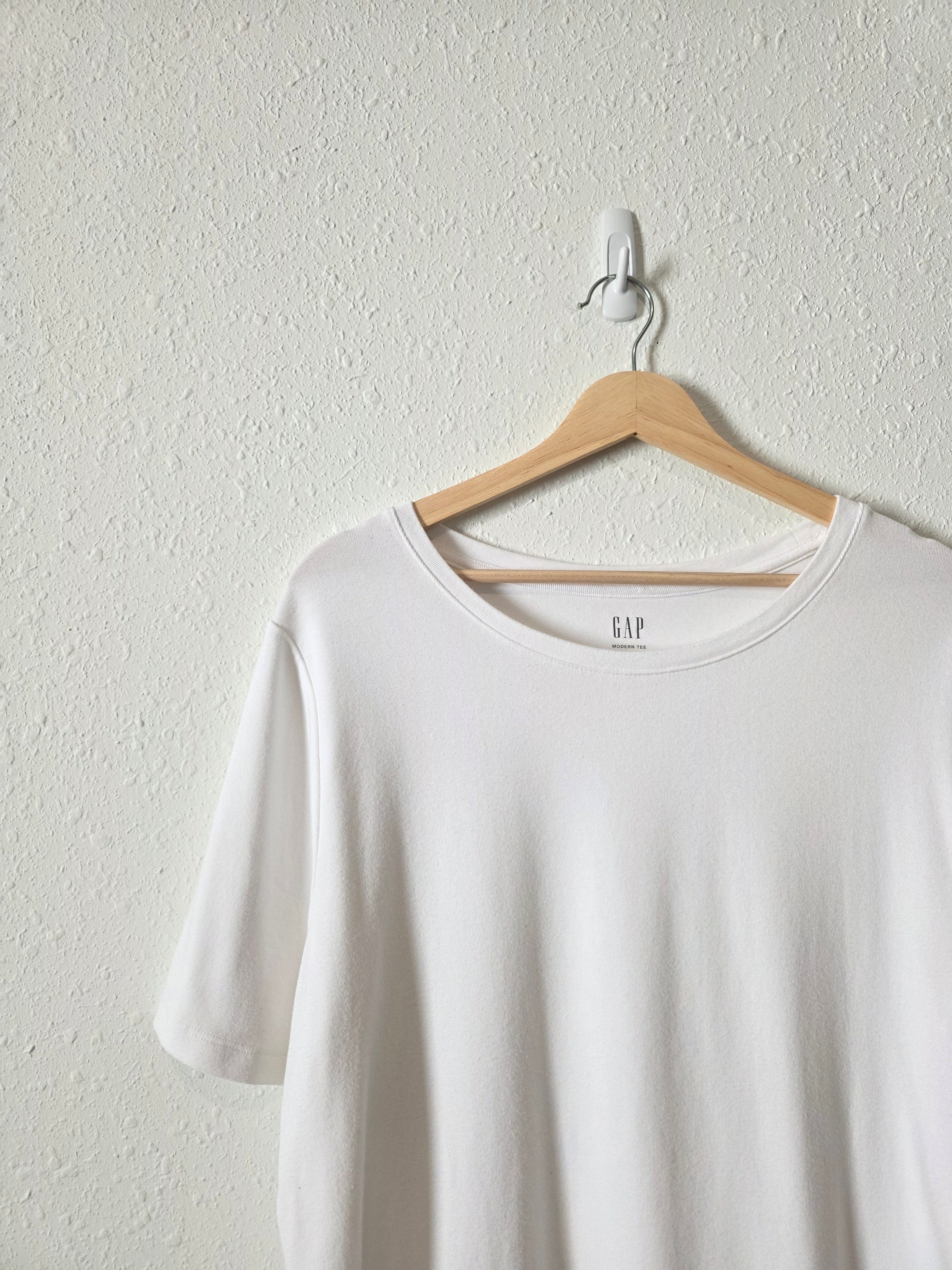 Gap White Crewneck Tee (XXL)