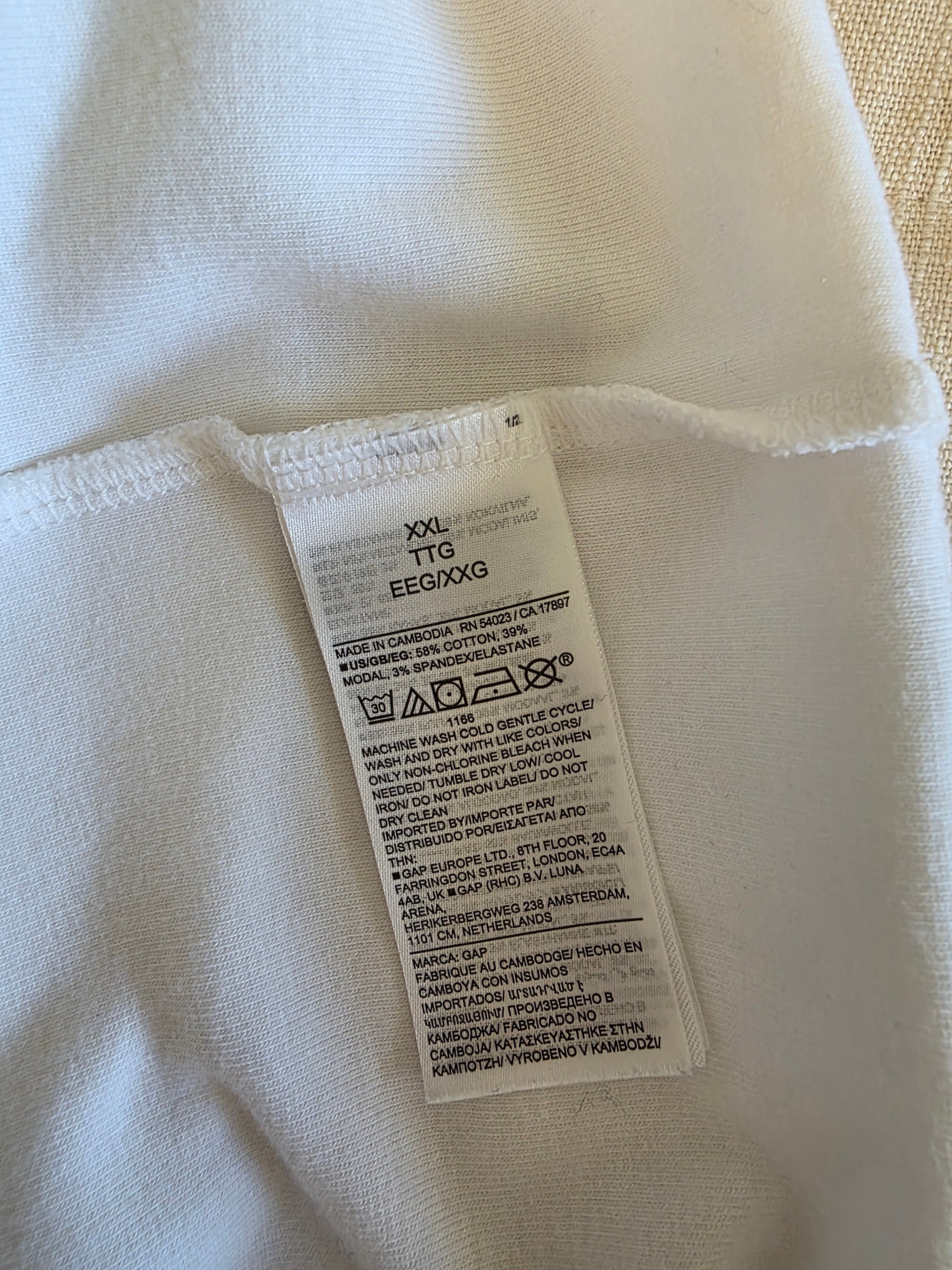 Gap White Crewneck Tee (XXL)