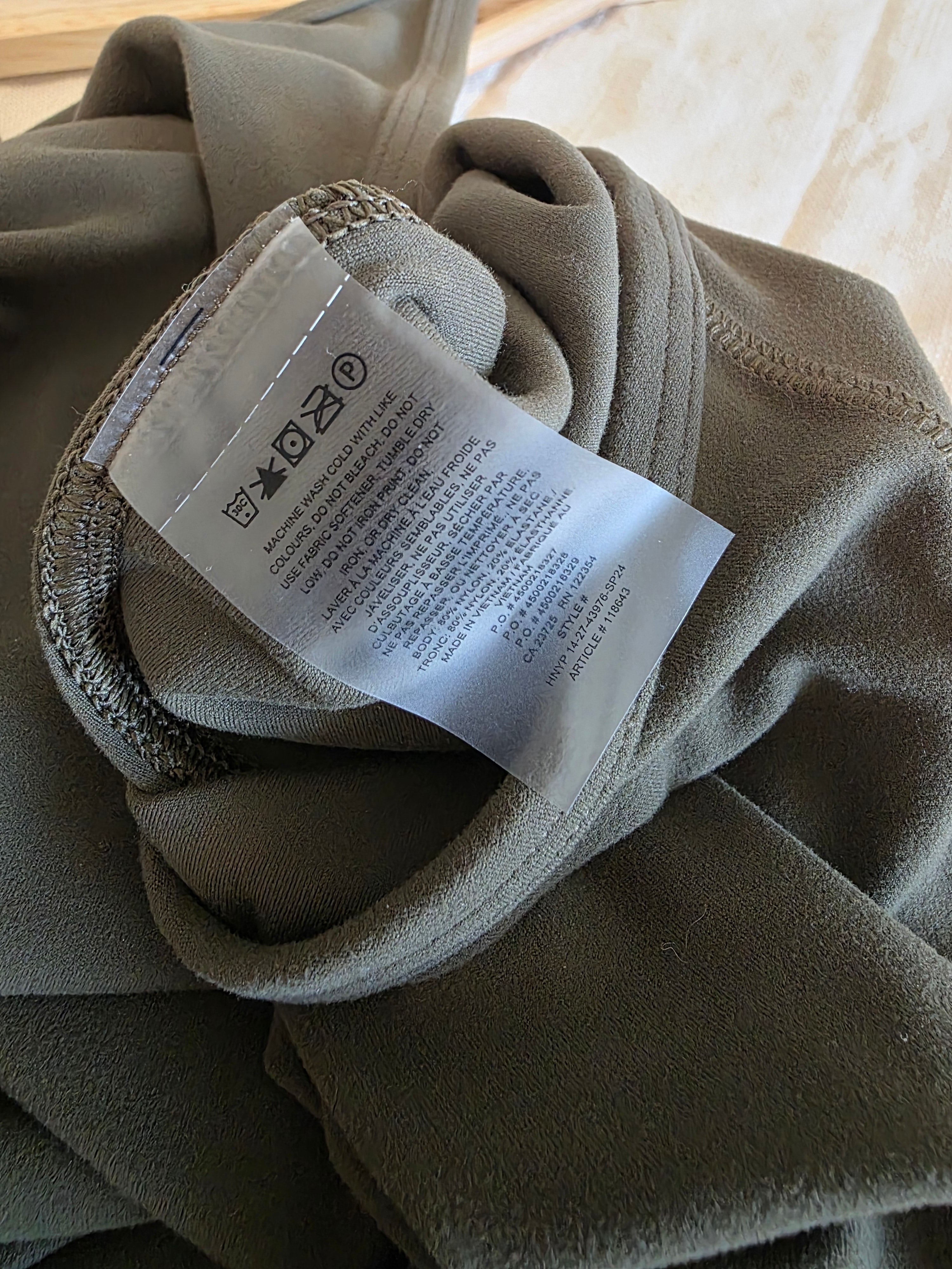 Aritzia Relaxed Barrel Jumpsuit (M)