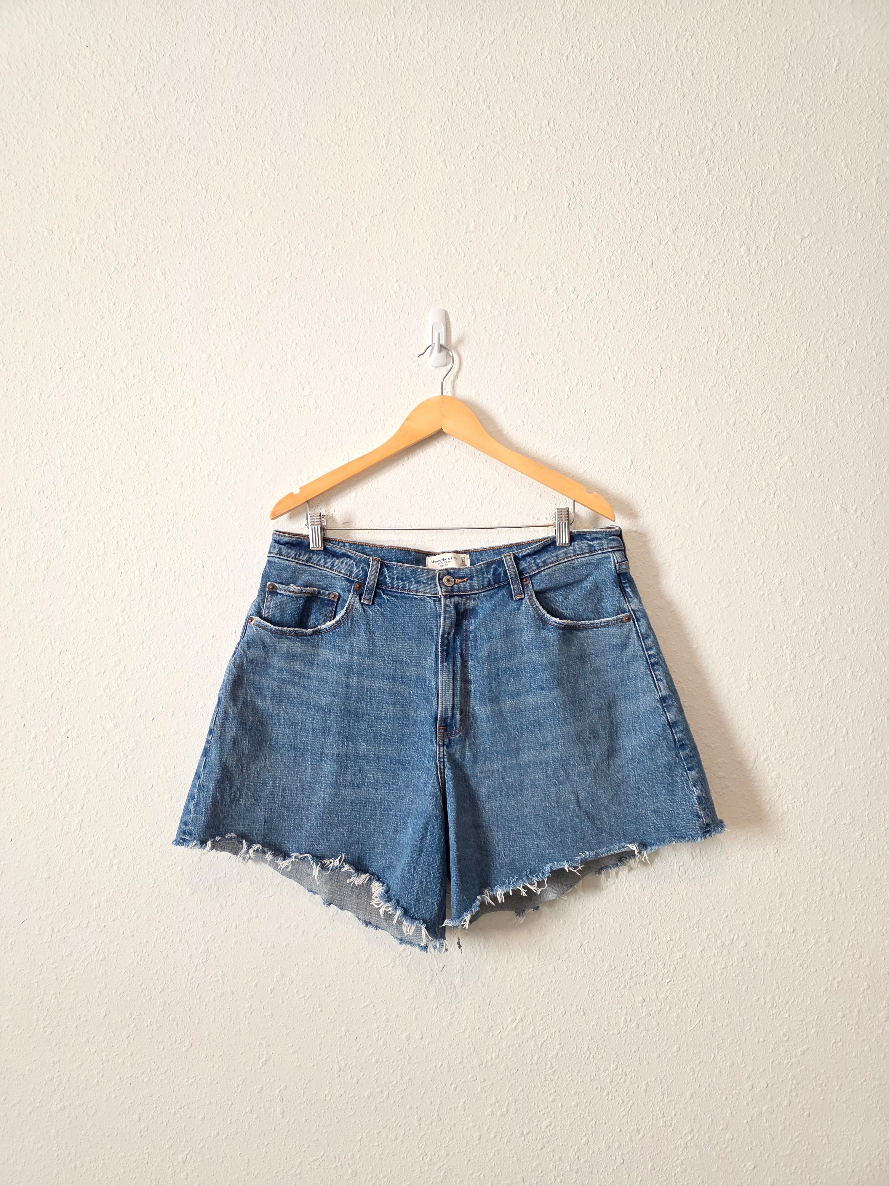 Abercrombie High Rise Dad Shorts (33/16)
