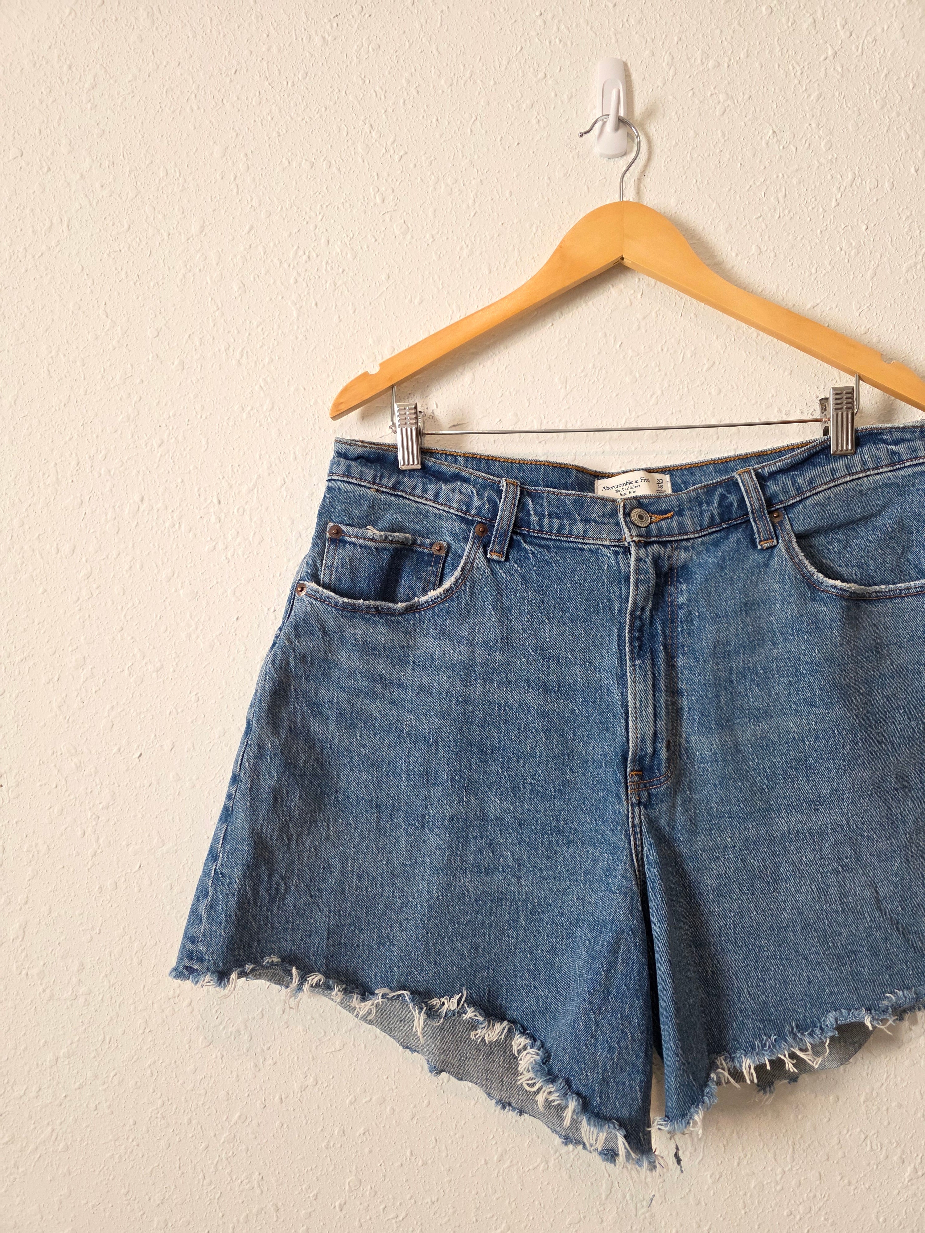 Abercrombie High Rise Dad Shorts (33/16)