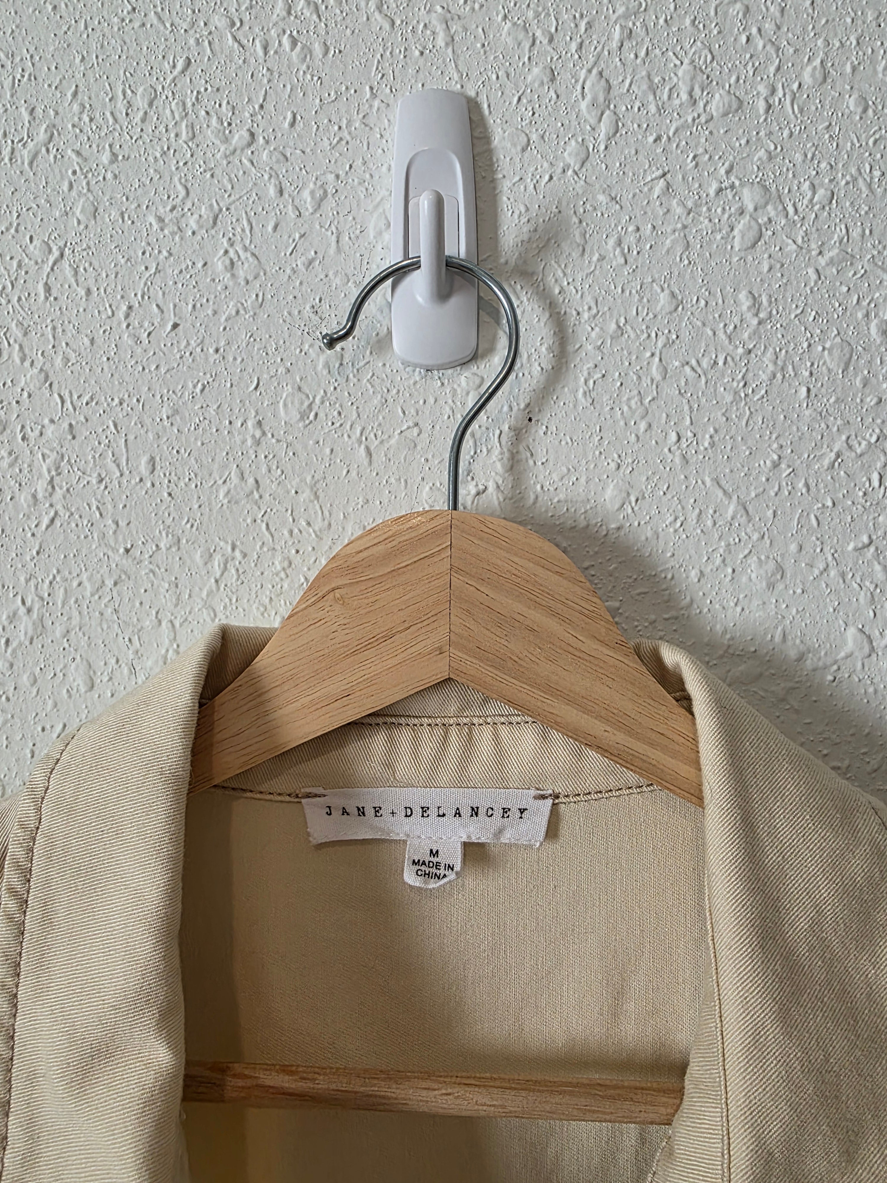 Cream Button Up Boxy Shirt (M)