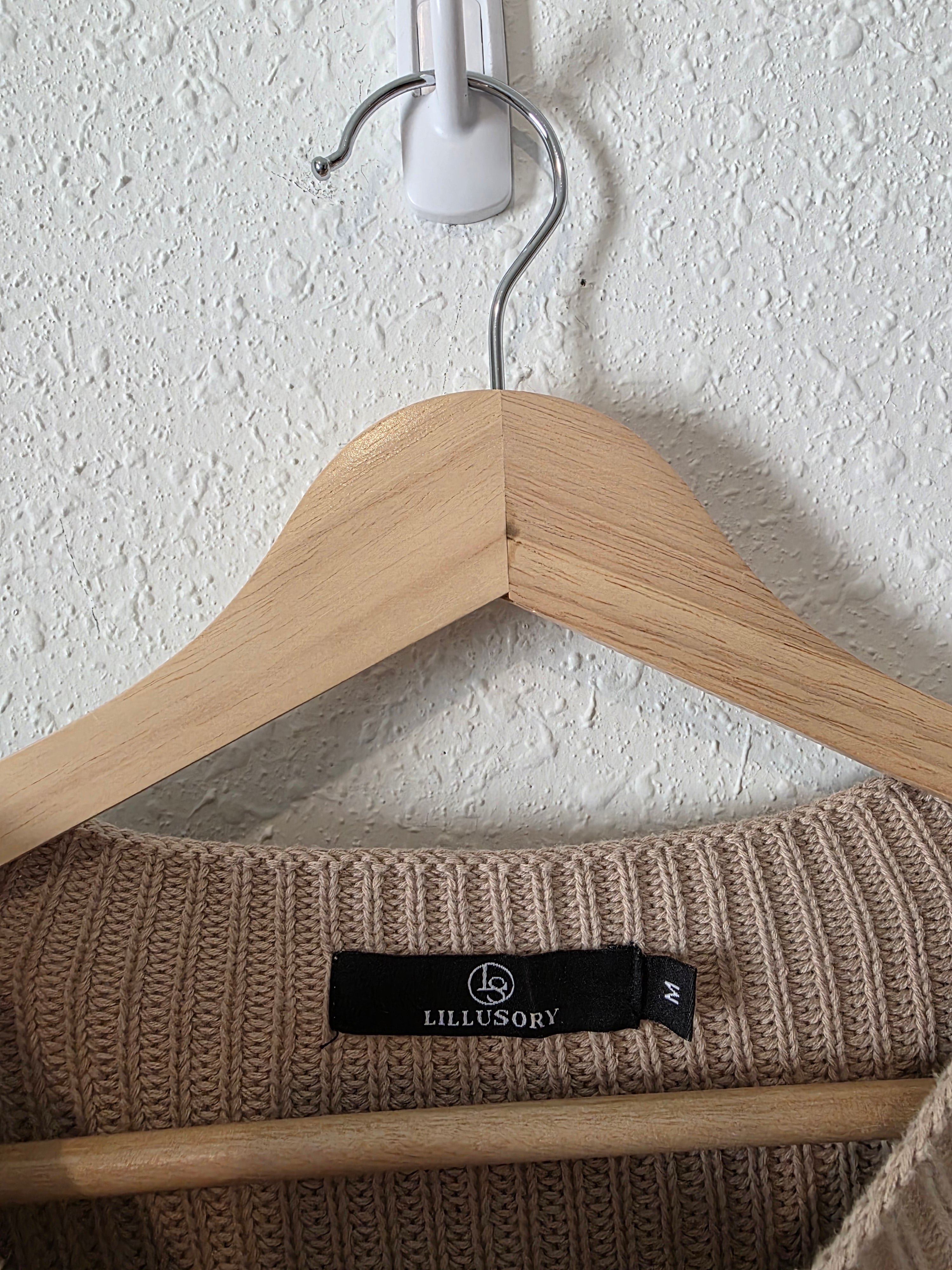 Neutral Boxy Knit Top (M)