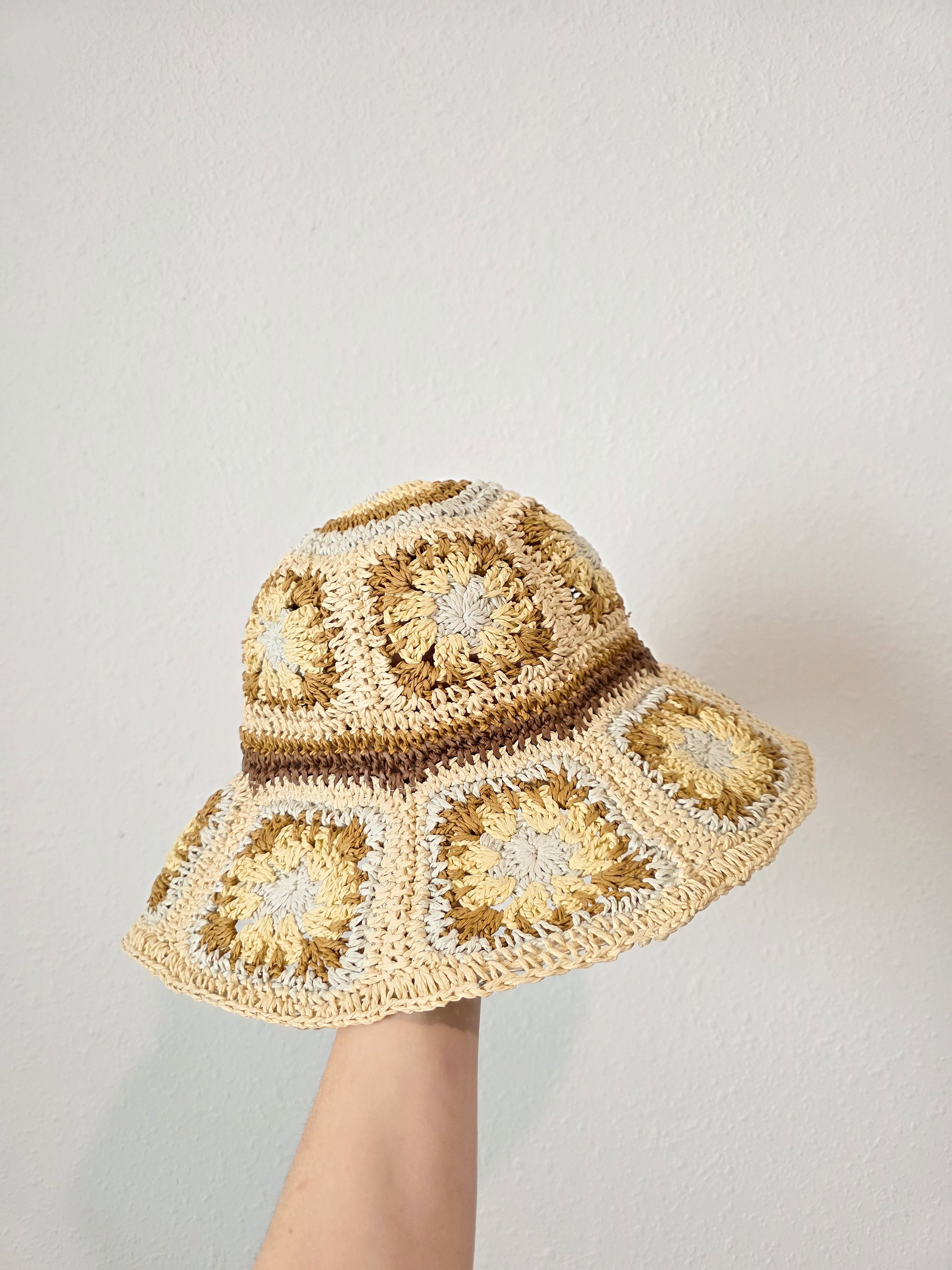 Granny Square Bucket Hat (OS)