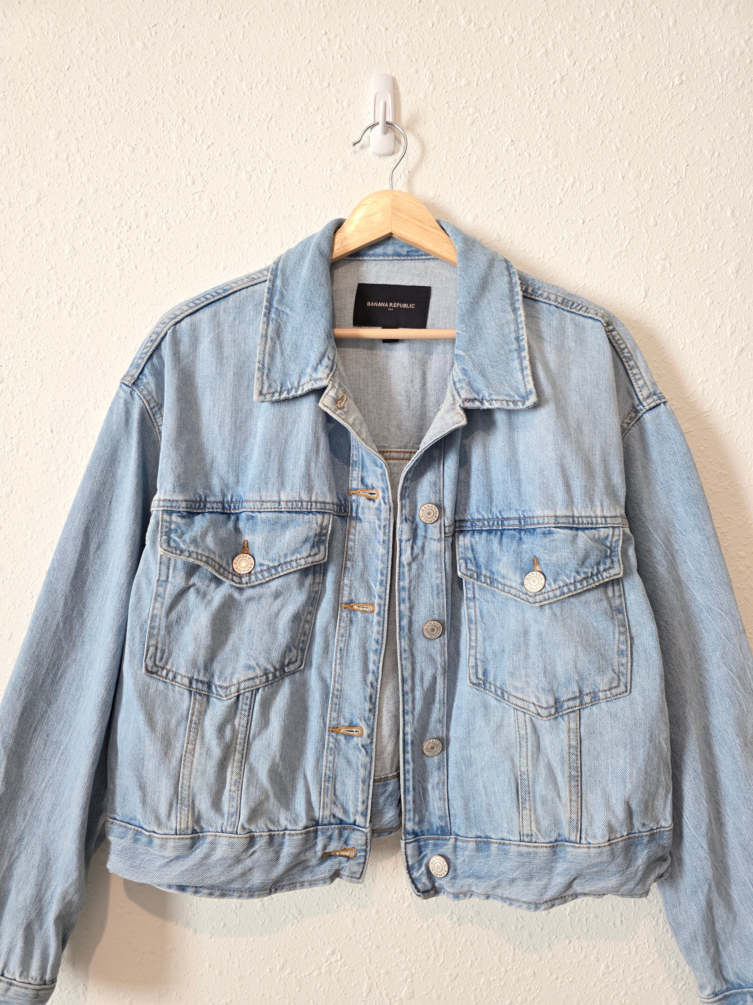 Light Wash Oversized Denim Jacket (M)