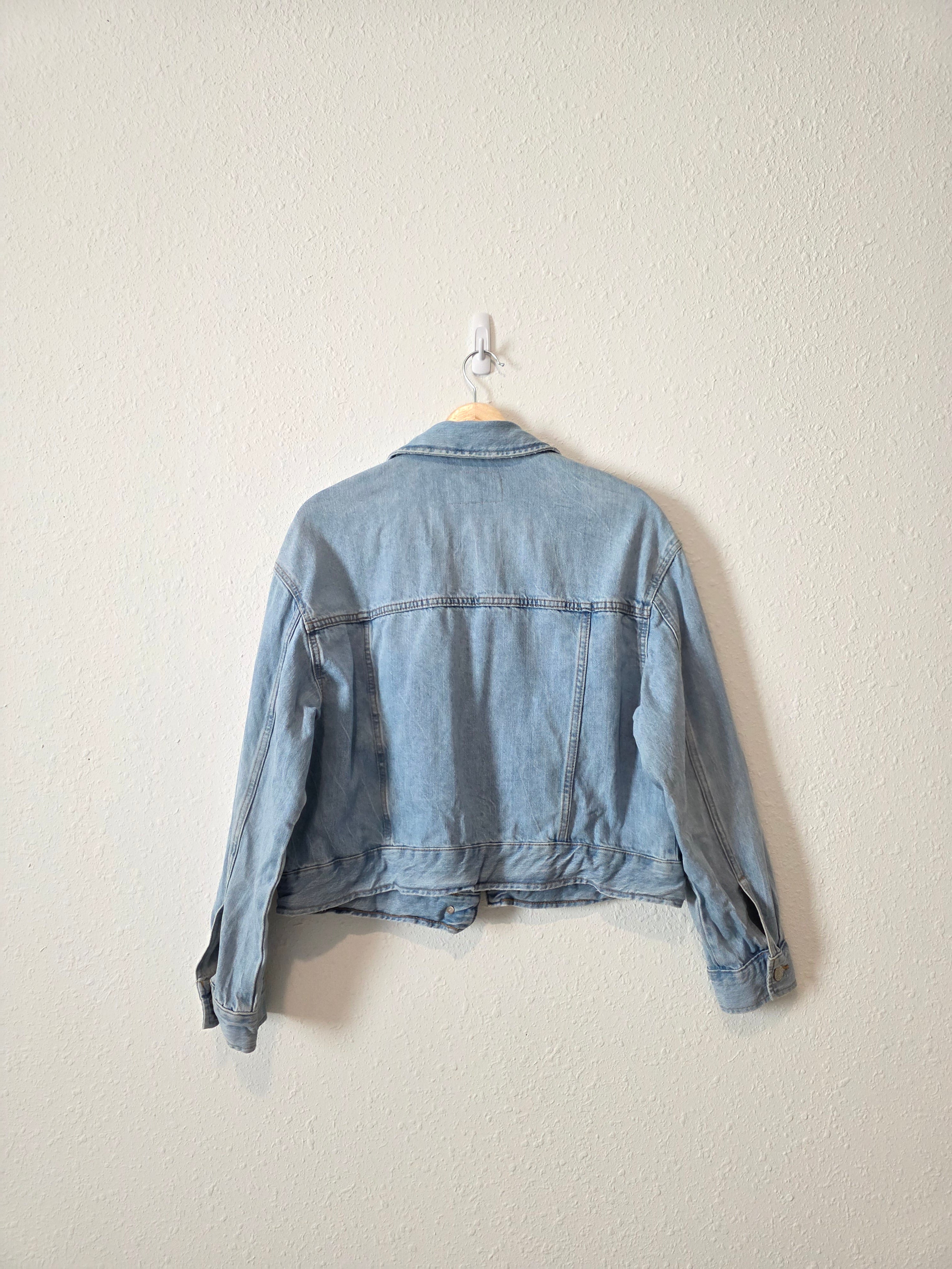 Light Wash Oversized Denim Jacket (M)