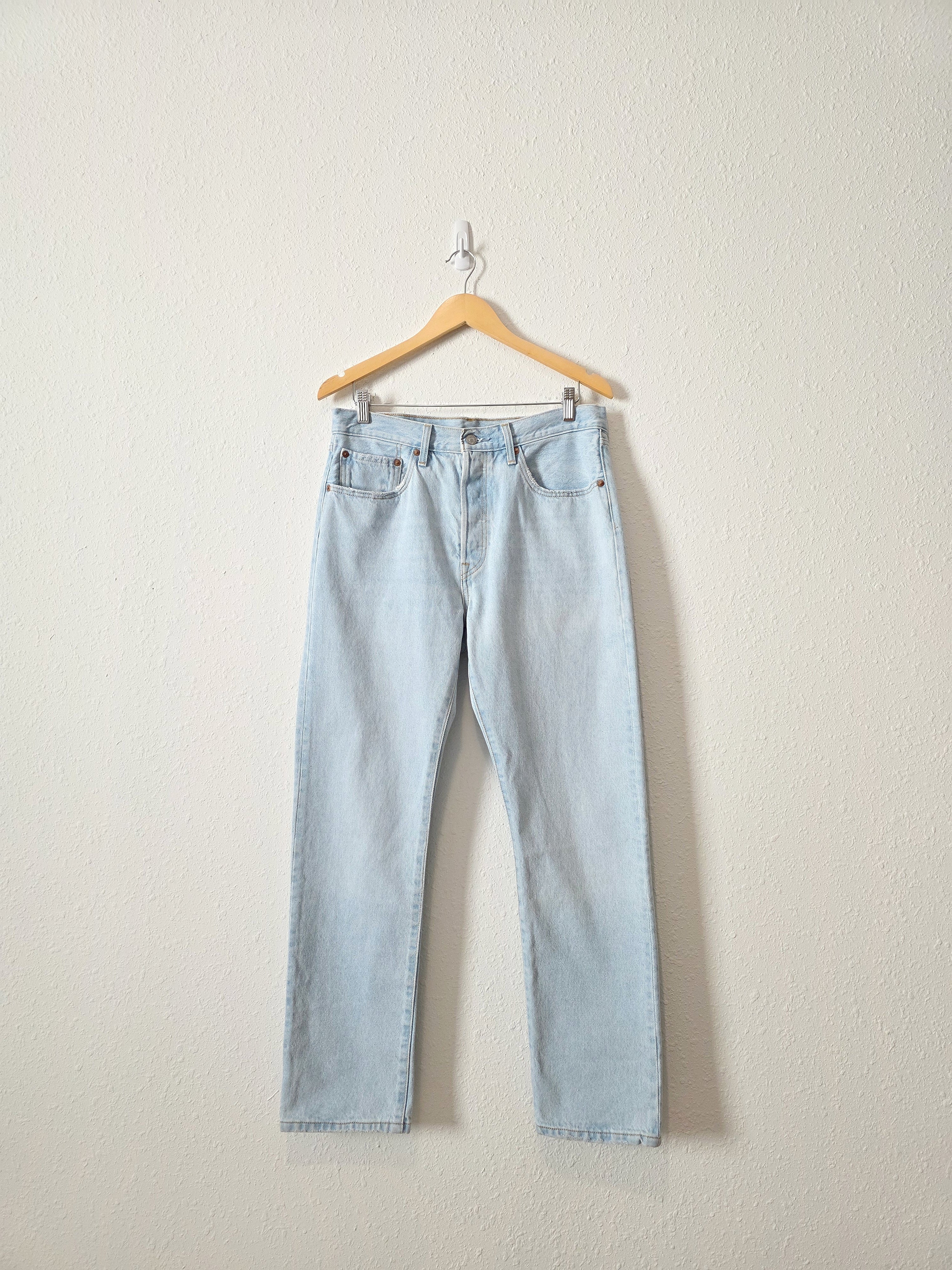 Levi's Light Wash Straight Jeans (30)