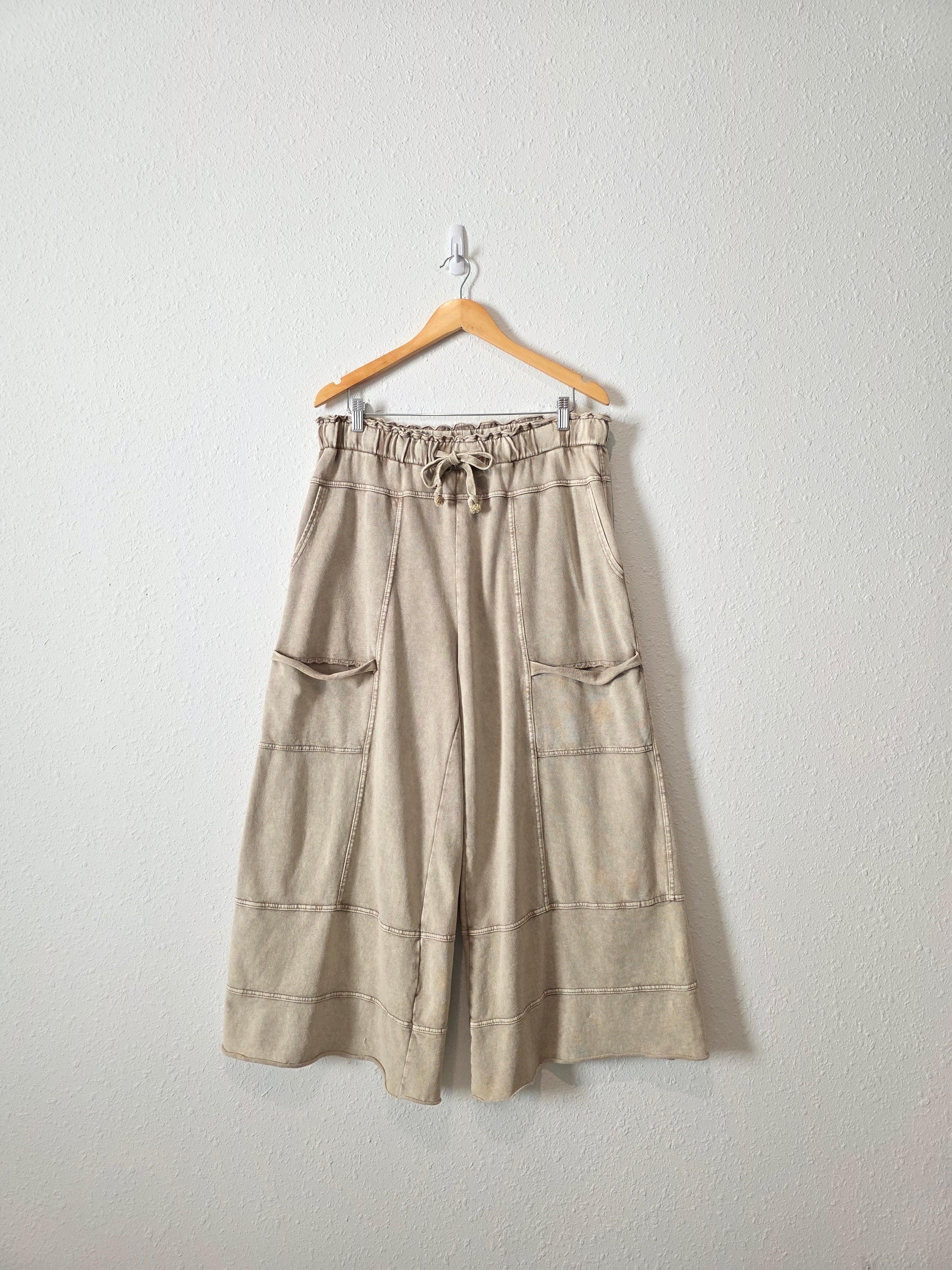 Easel Neutral Wide Leg Pants (1X)