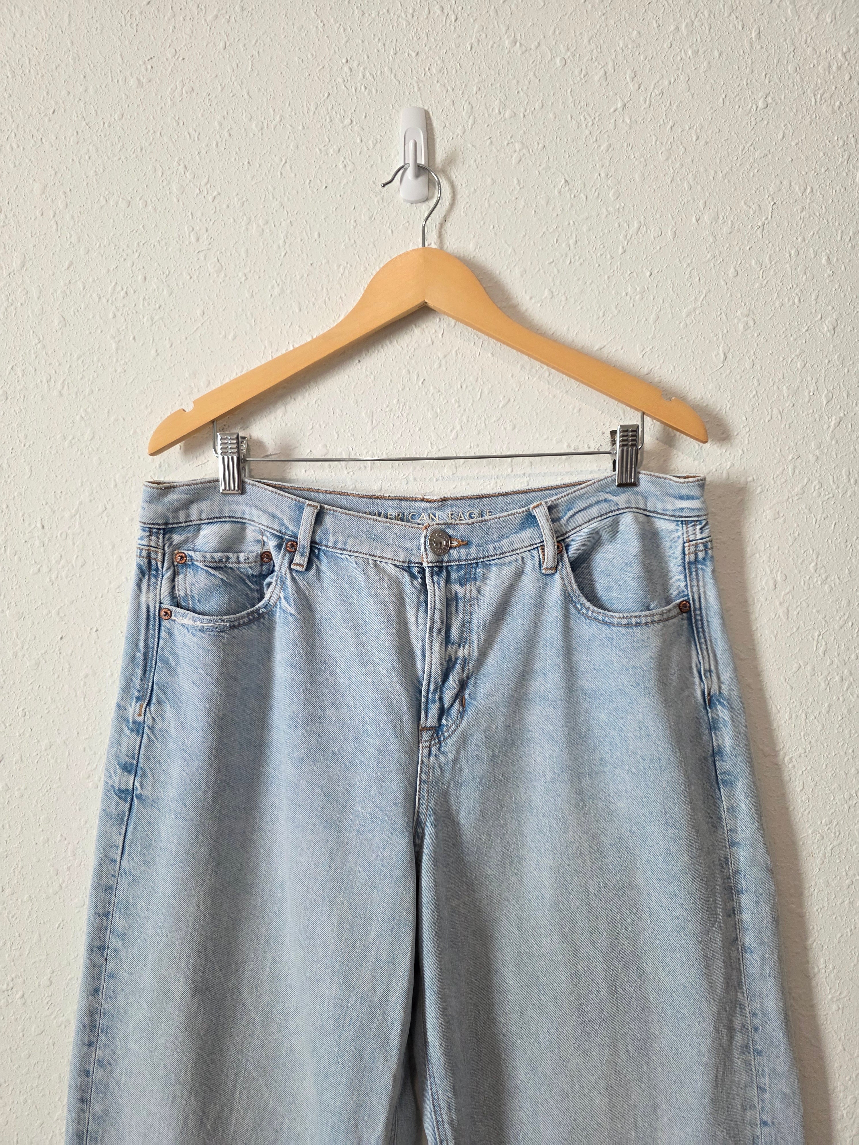 Light Wash Wide Leg Jeans (16)