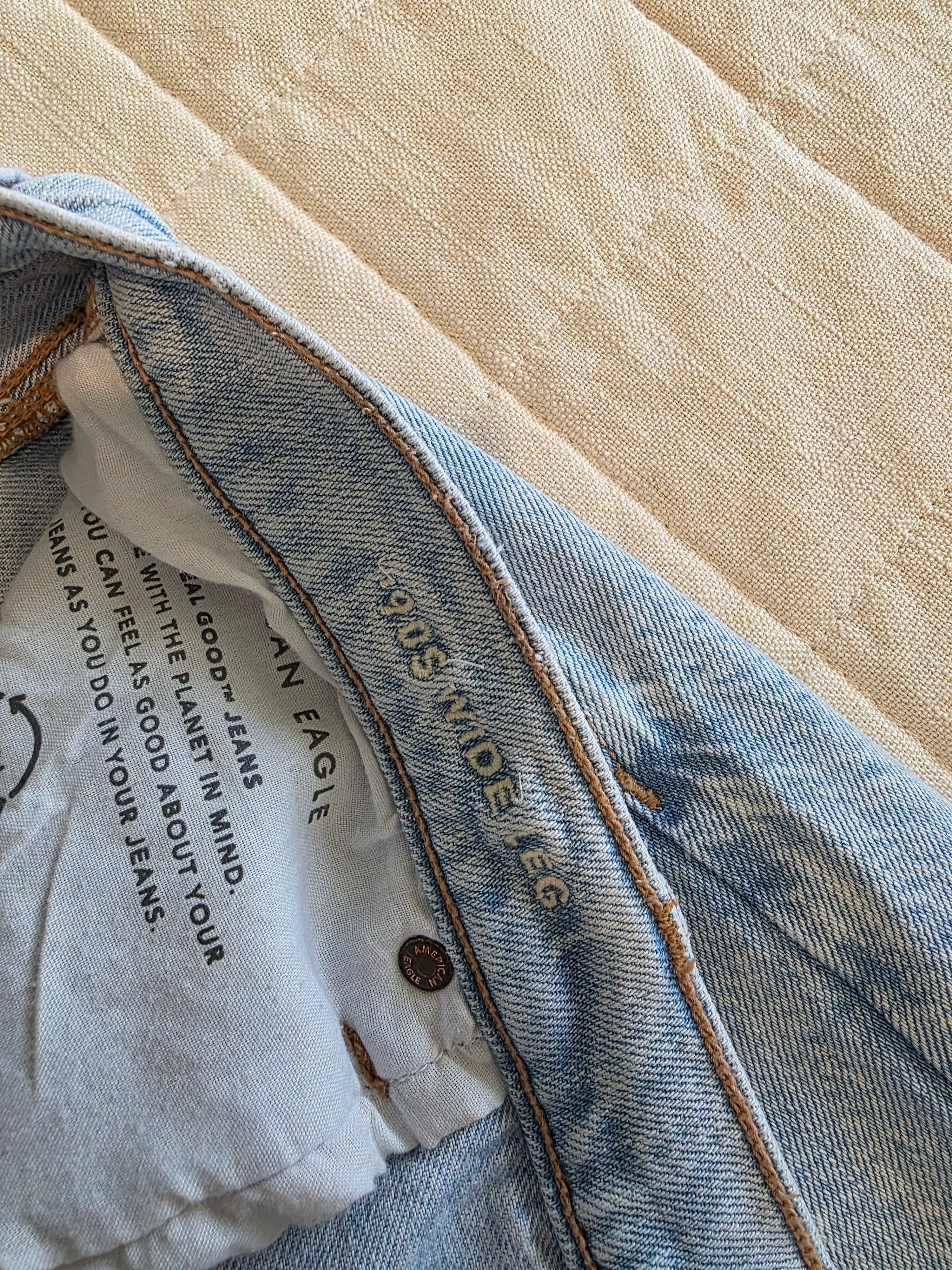 Light Wash Wide Leg Jeans (16)