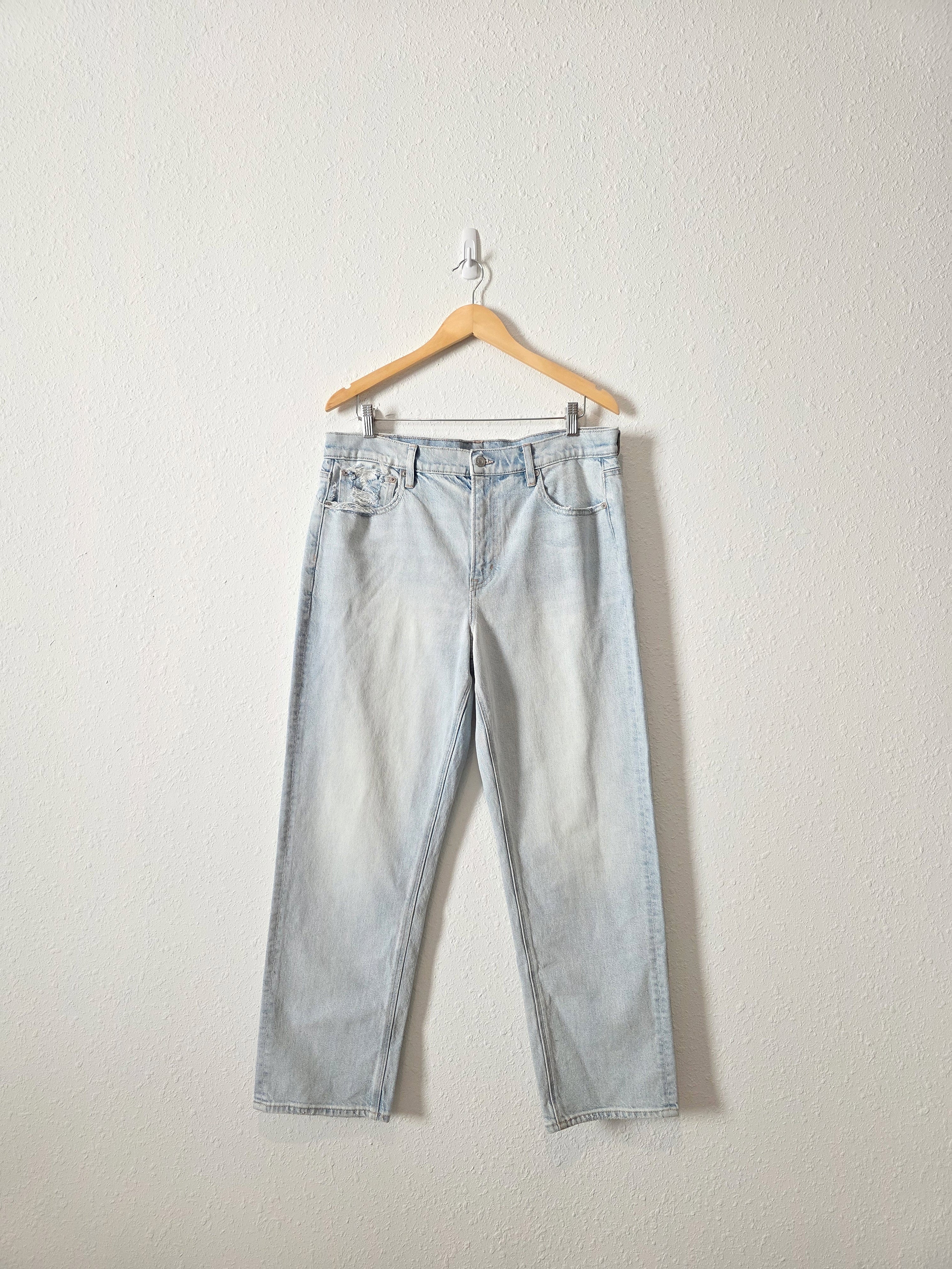 Light Wash Straight Jeans (14S)