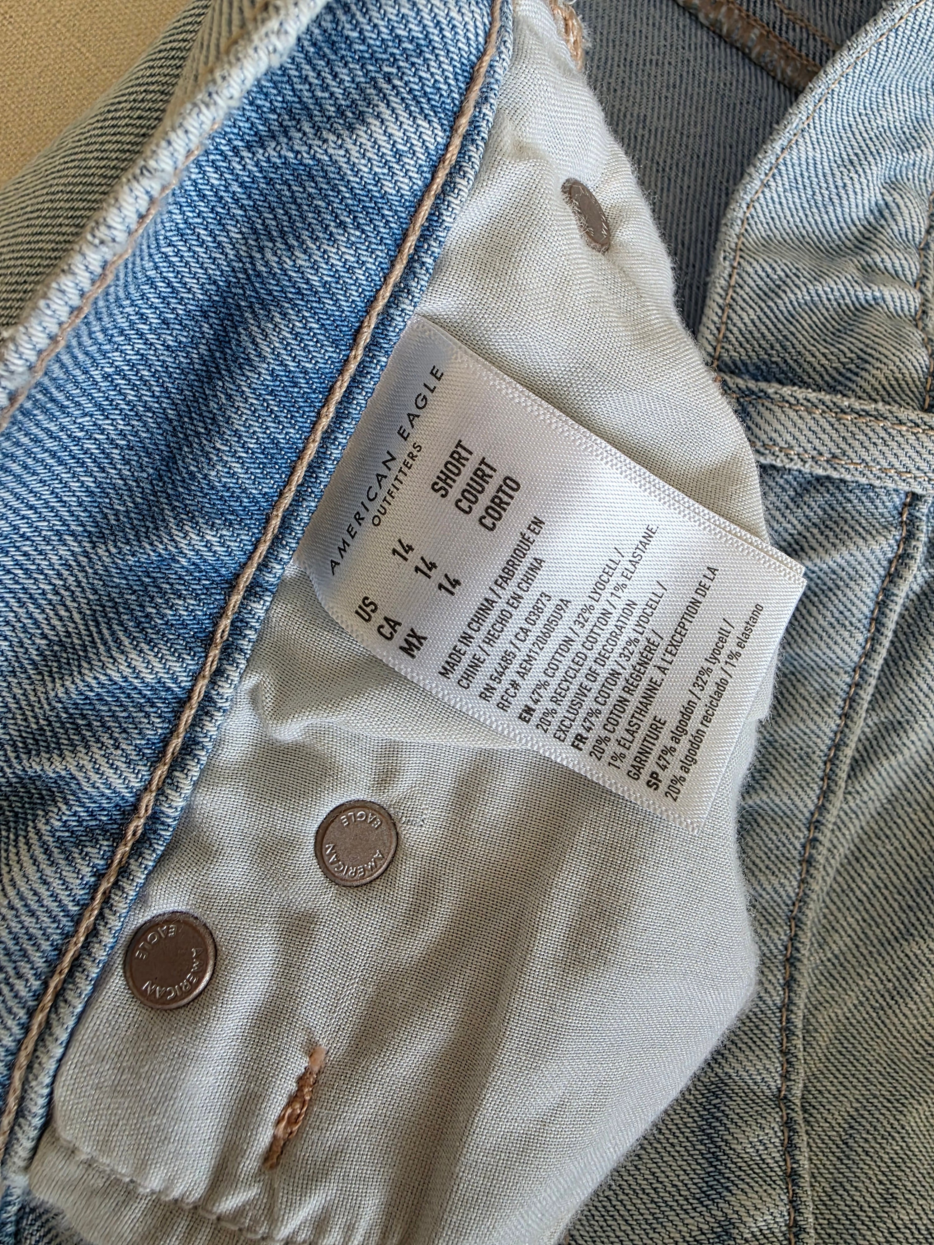 Light Wash Straight Jeans (14S)