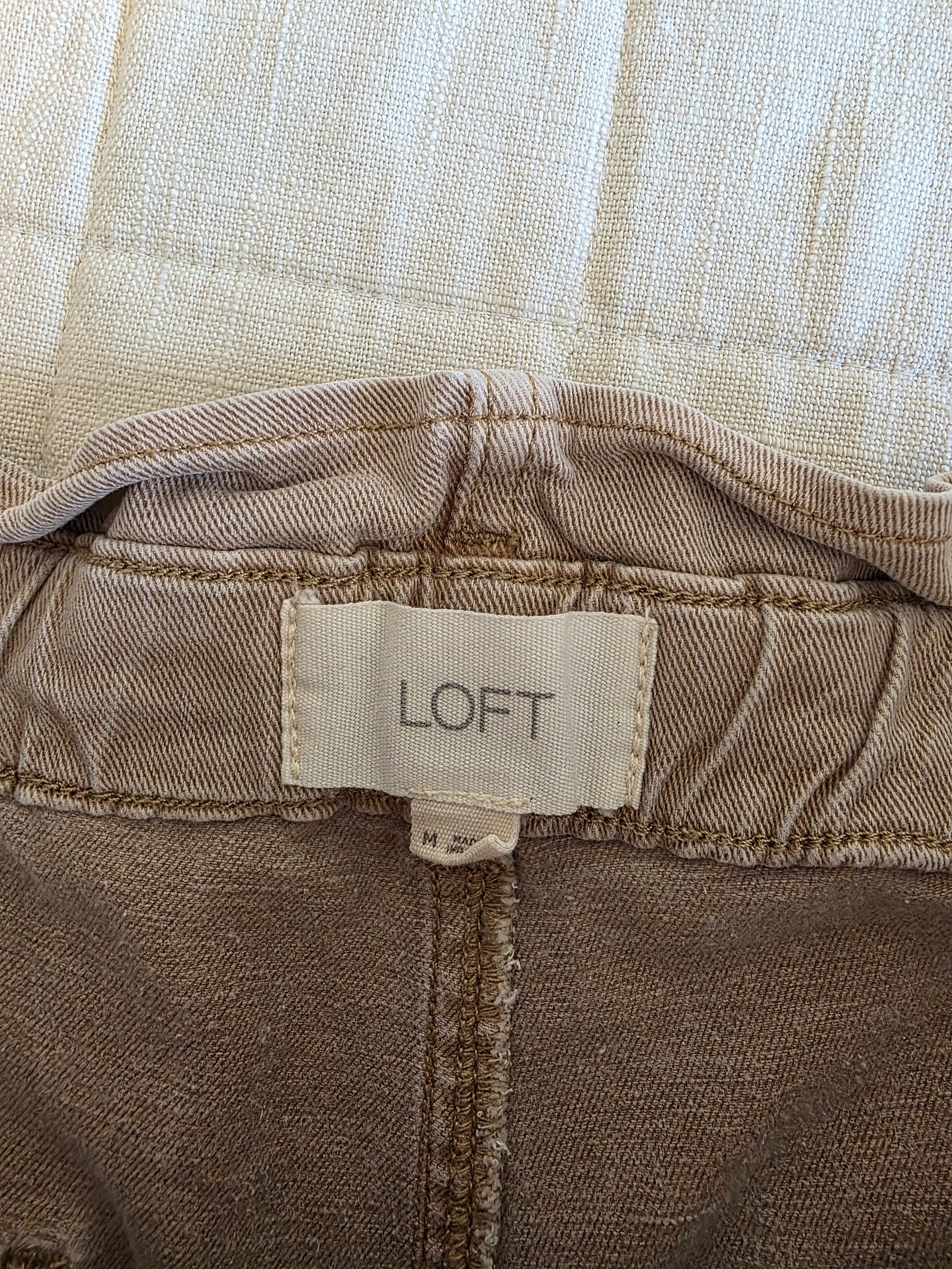 Loft Neutral Belted Shorts (M)