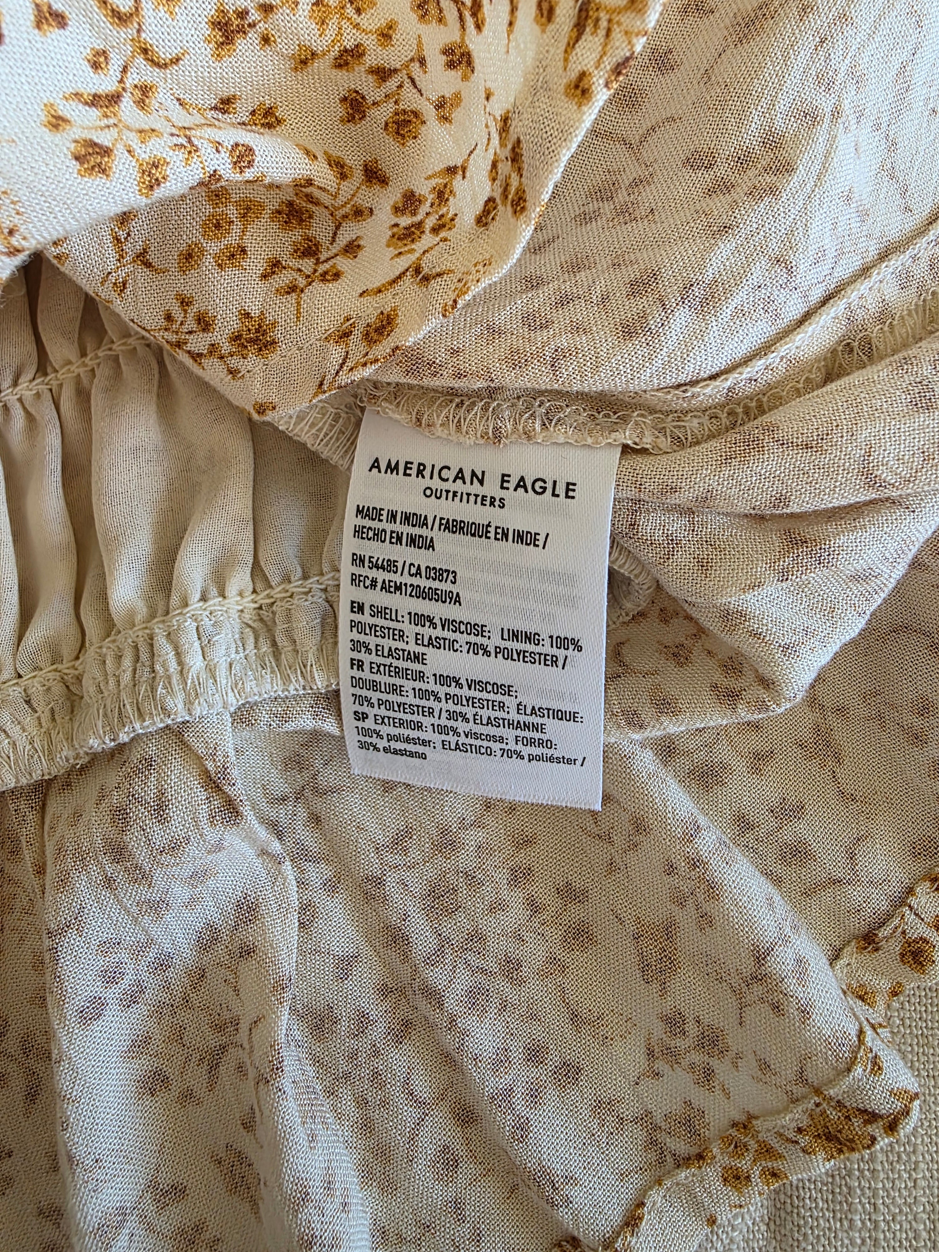 Dainty Floral Smocked Top (M)
