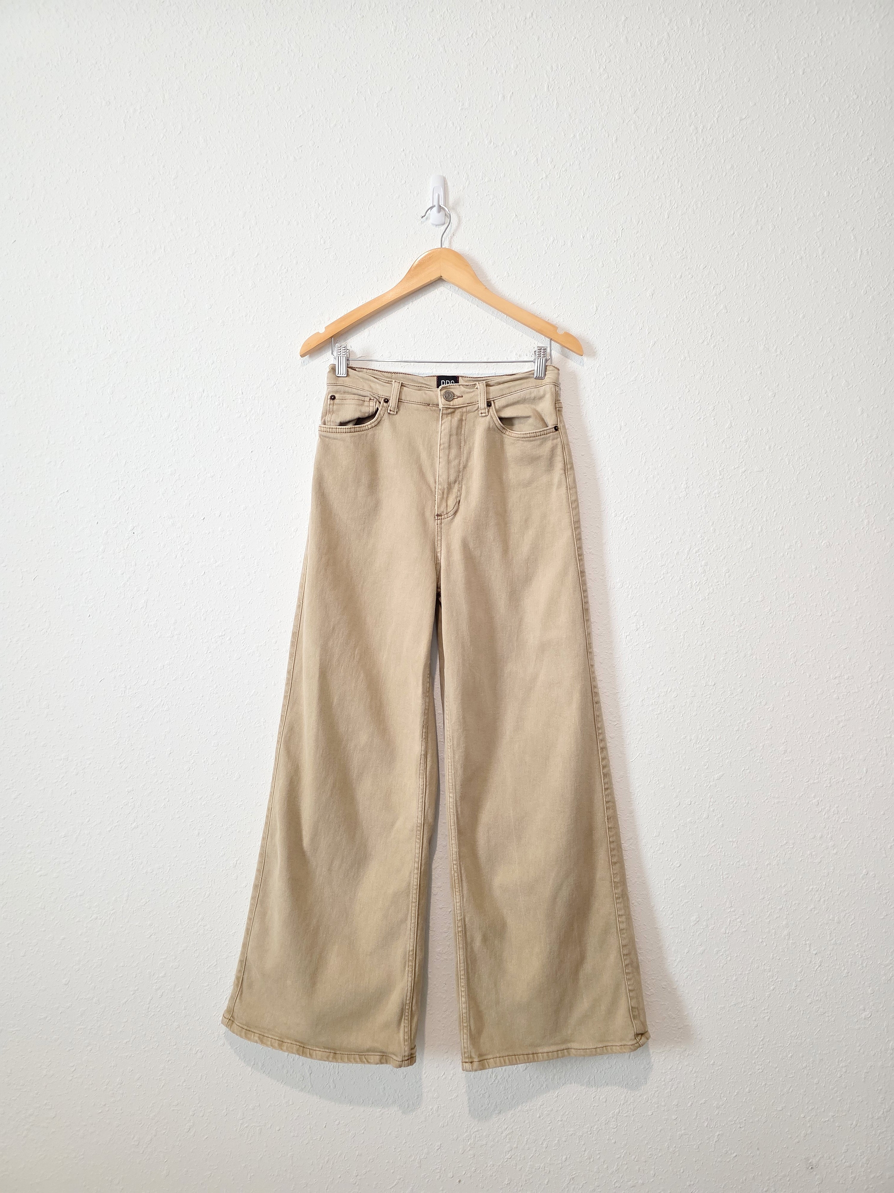 BDG Wide Leg Jeans (29)