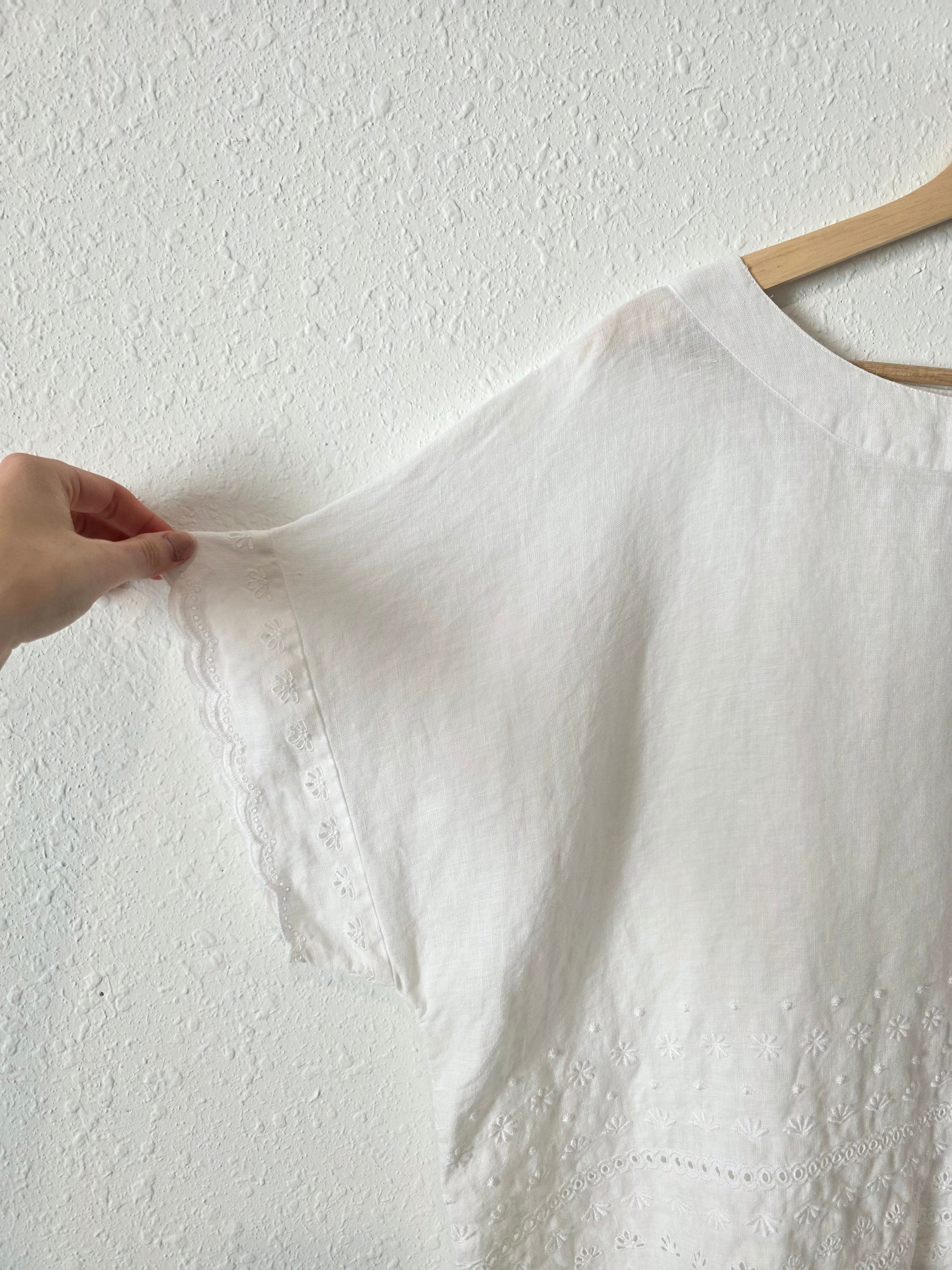 Floral Embroidered Linen Top (18P)